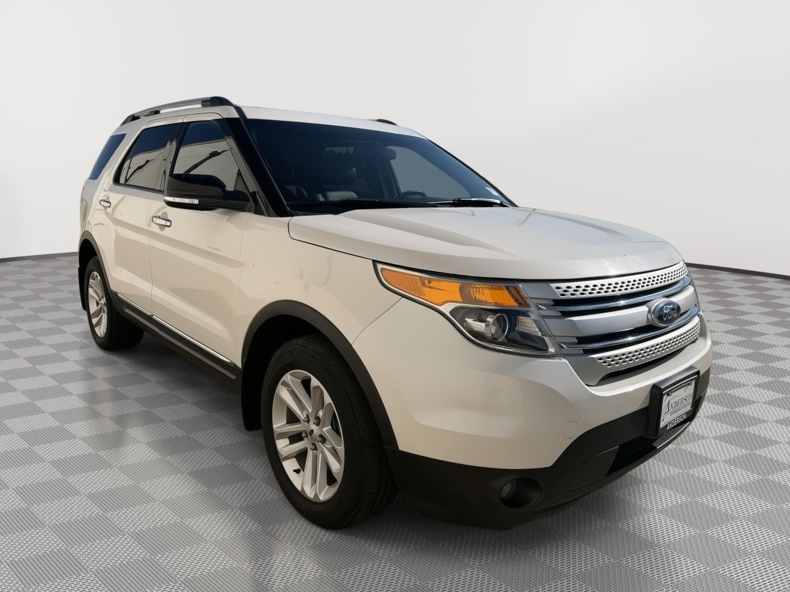 Vehicle photo 3