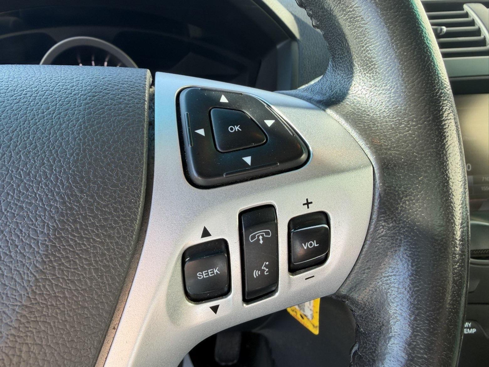 Vehicle photo 12