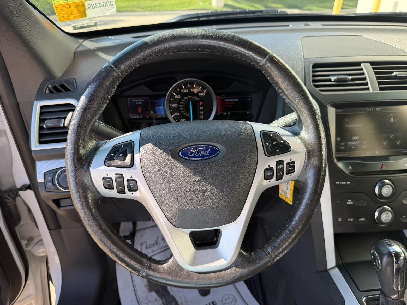 Vehicle photo 13