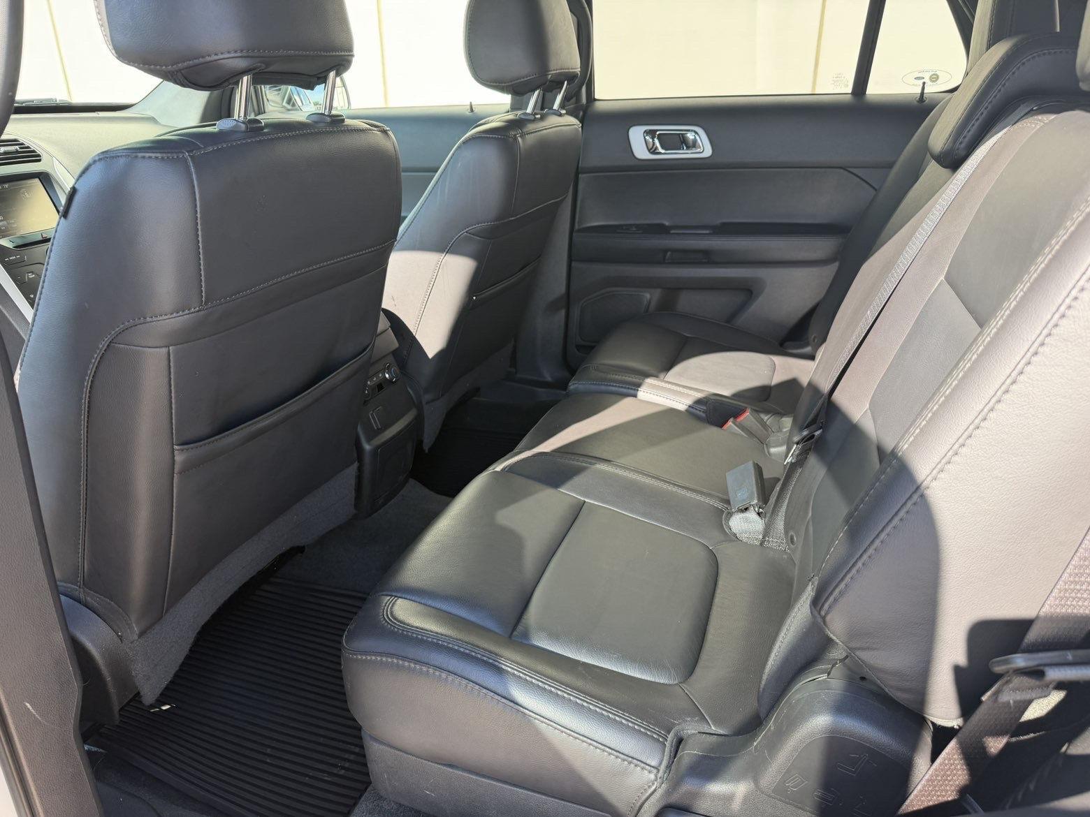 Vehicle photo 21