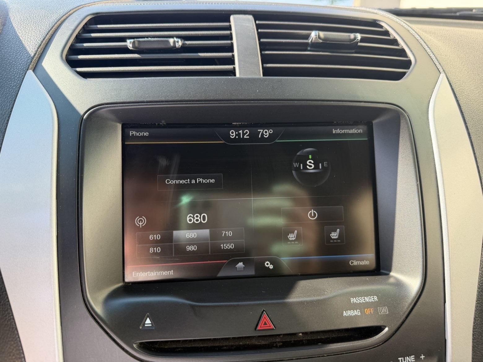 Vehicle photo 23