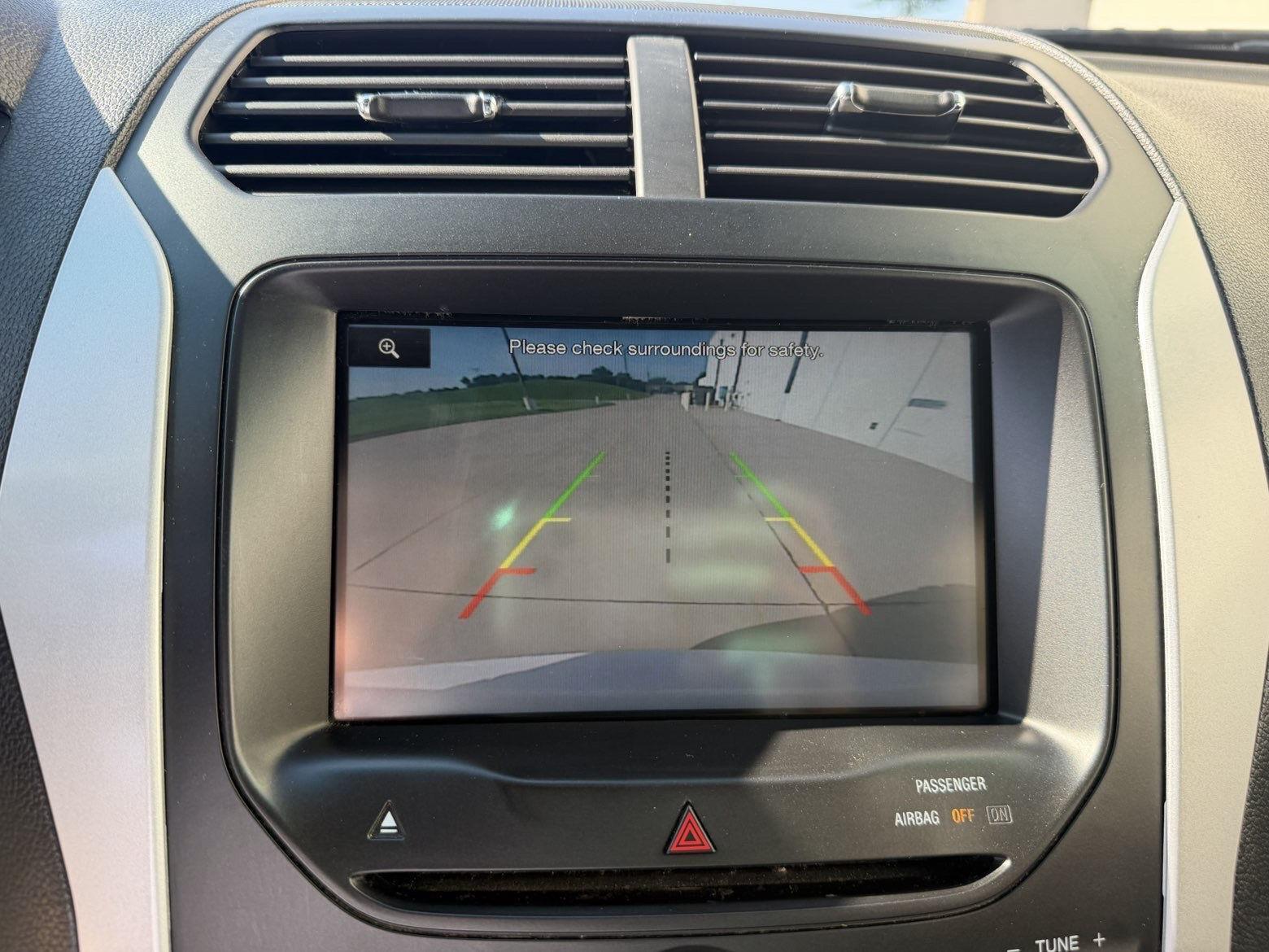 Vehicle photo 24