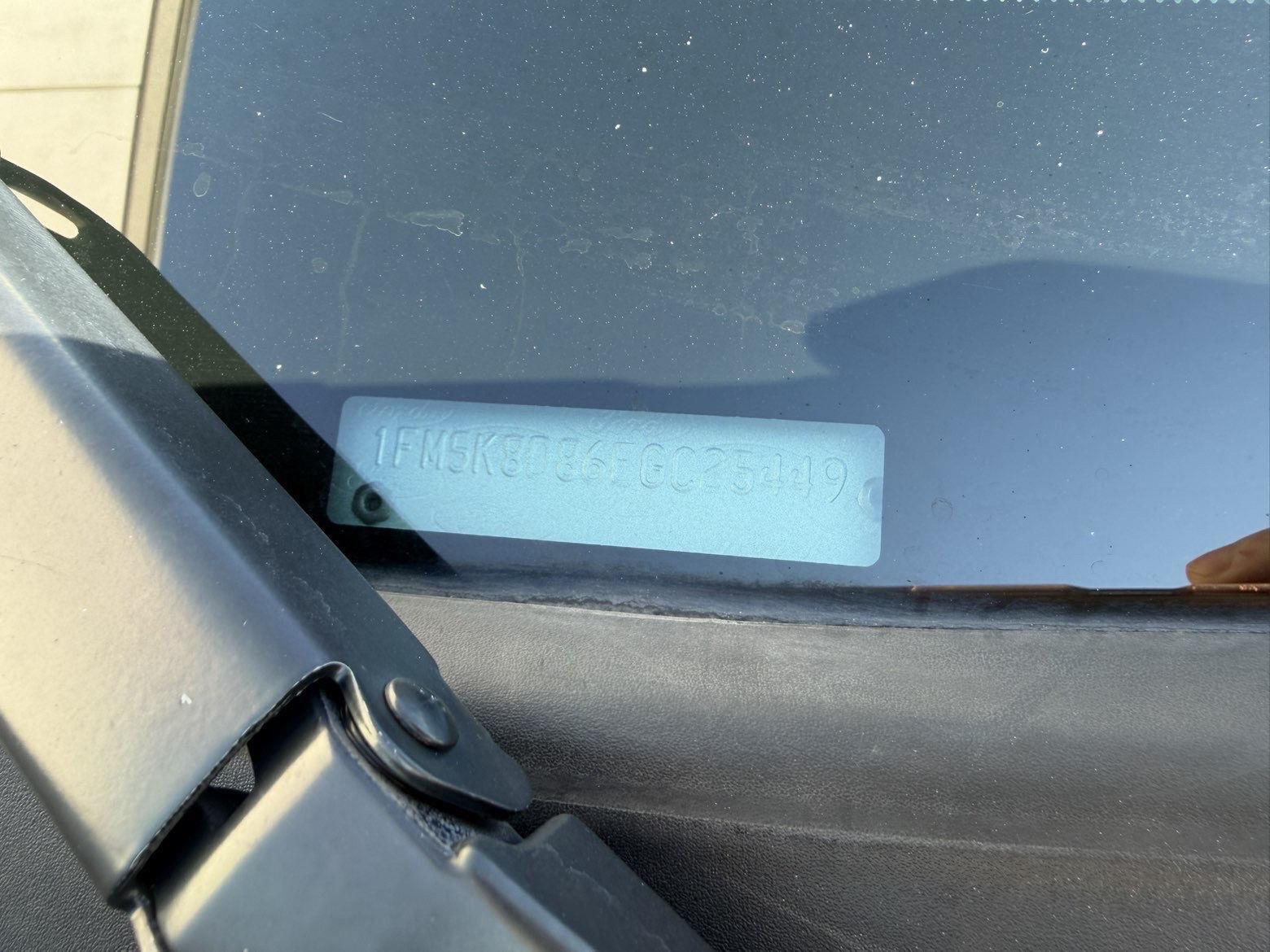 Vehicle photo 29