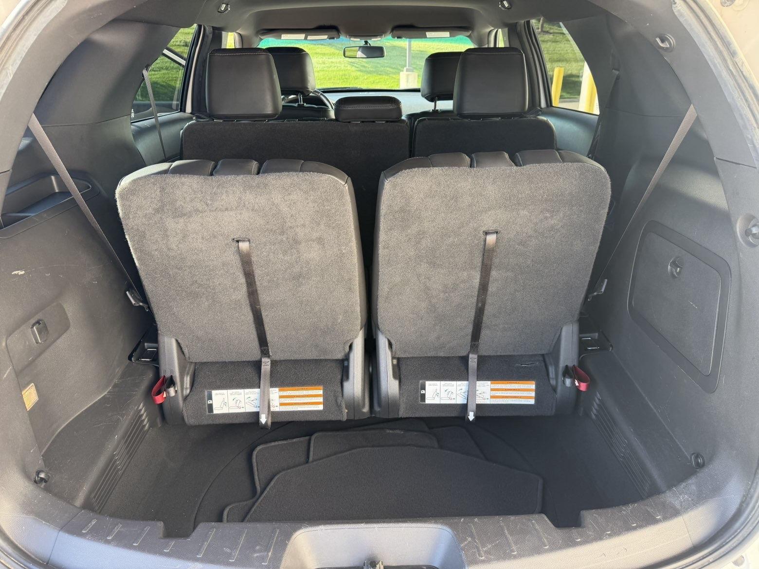 Vehicle photo 33