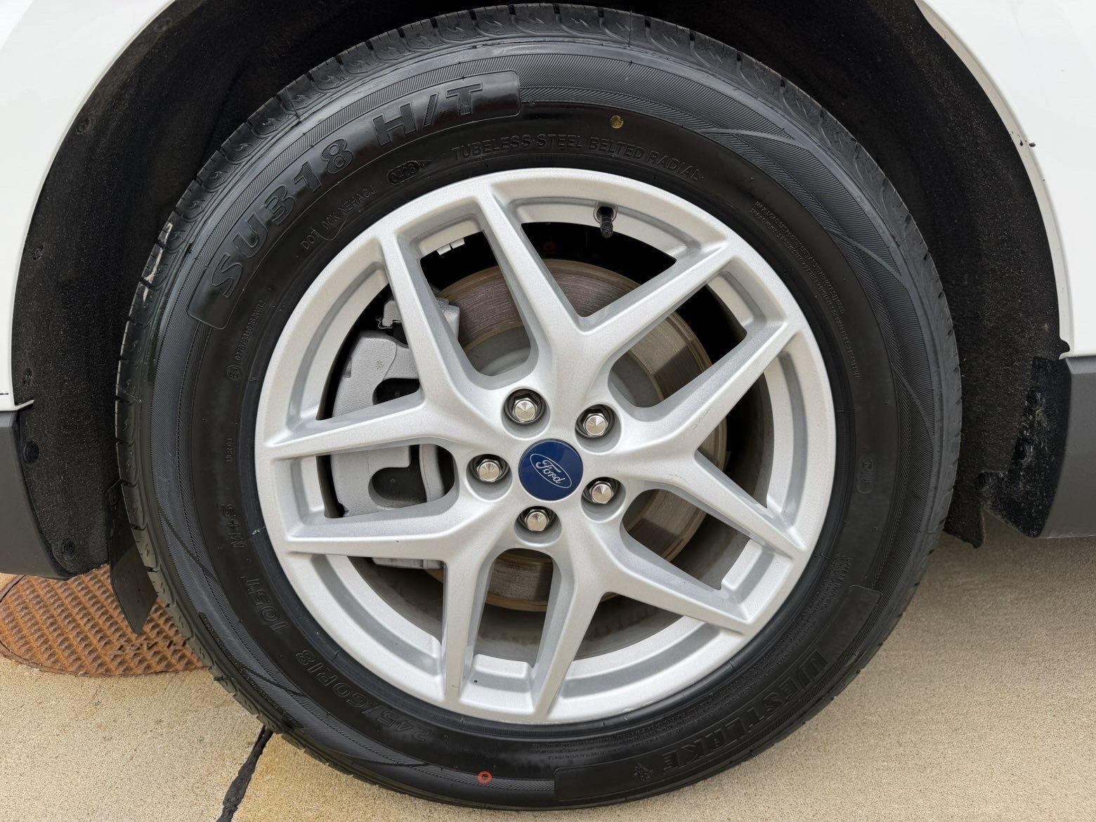 Vehicle photo 9