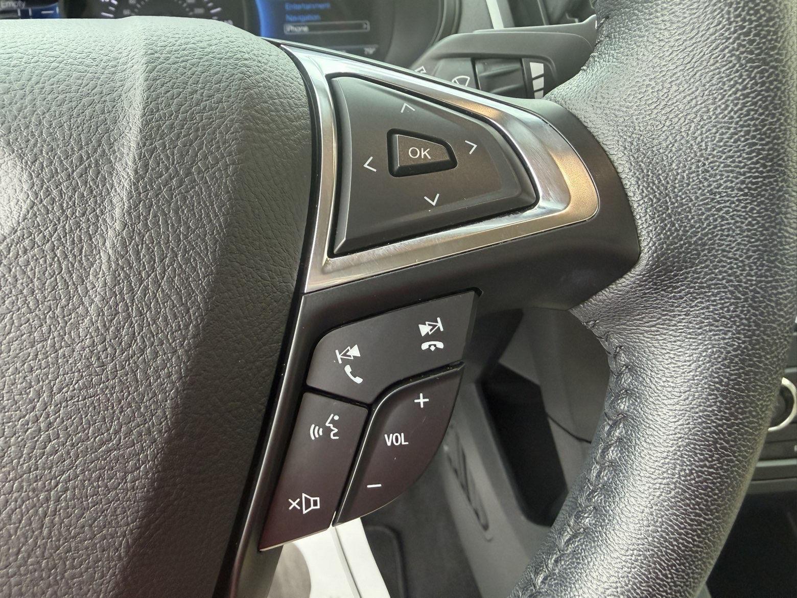 Vehicle photo 12