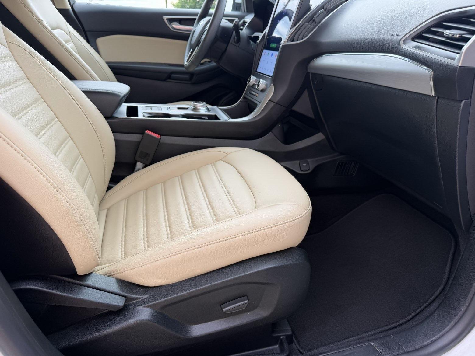 Vehicle photo 20