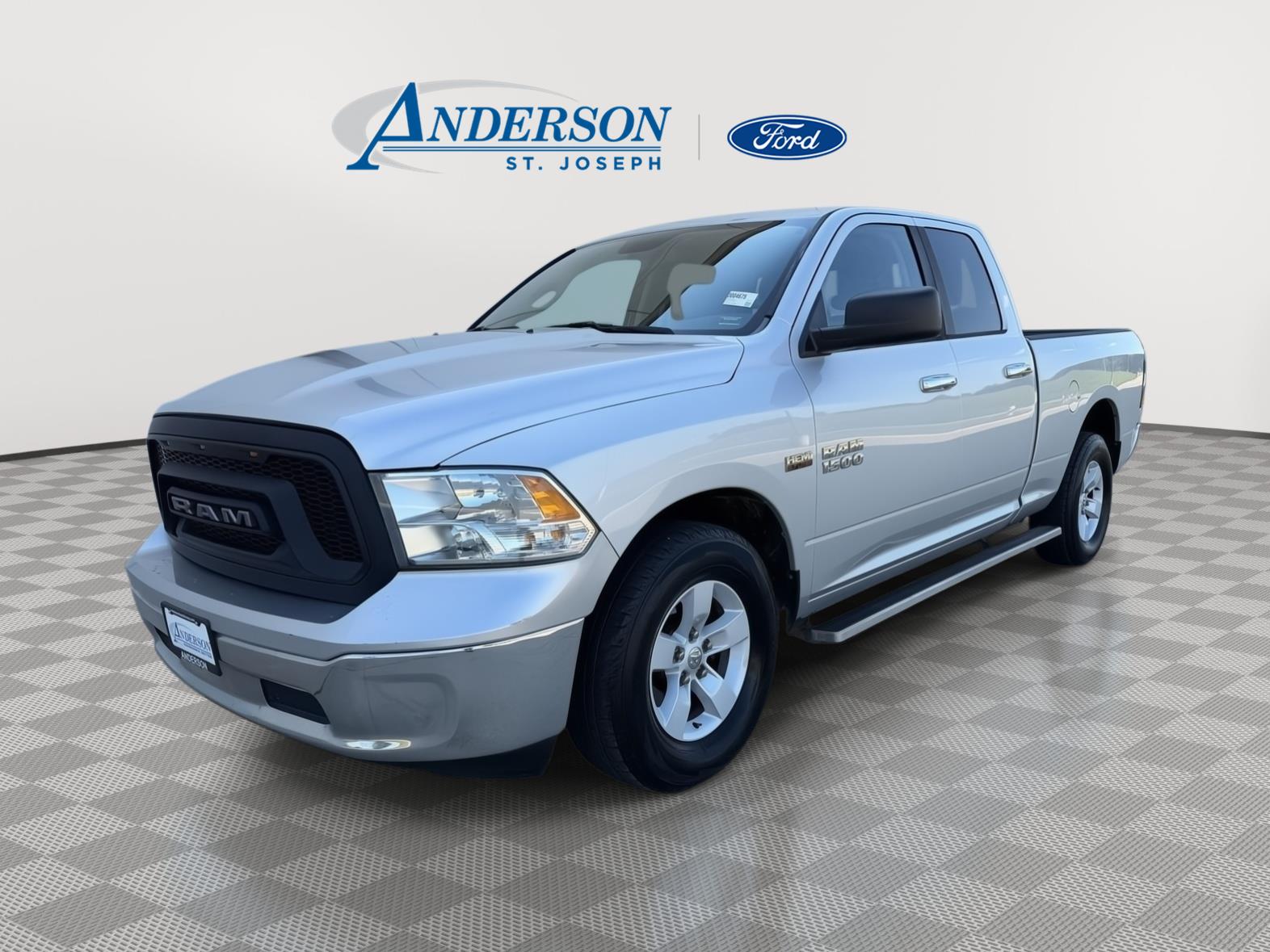 2016 RAM 1500 SLT Quad Cab RWD