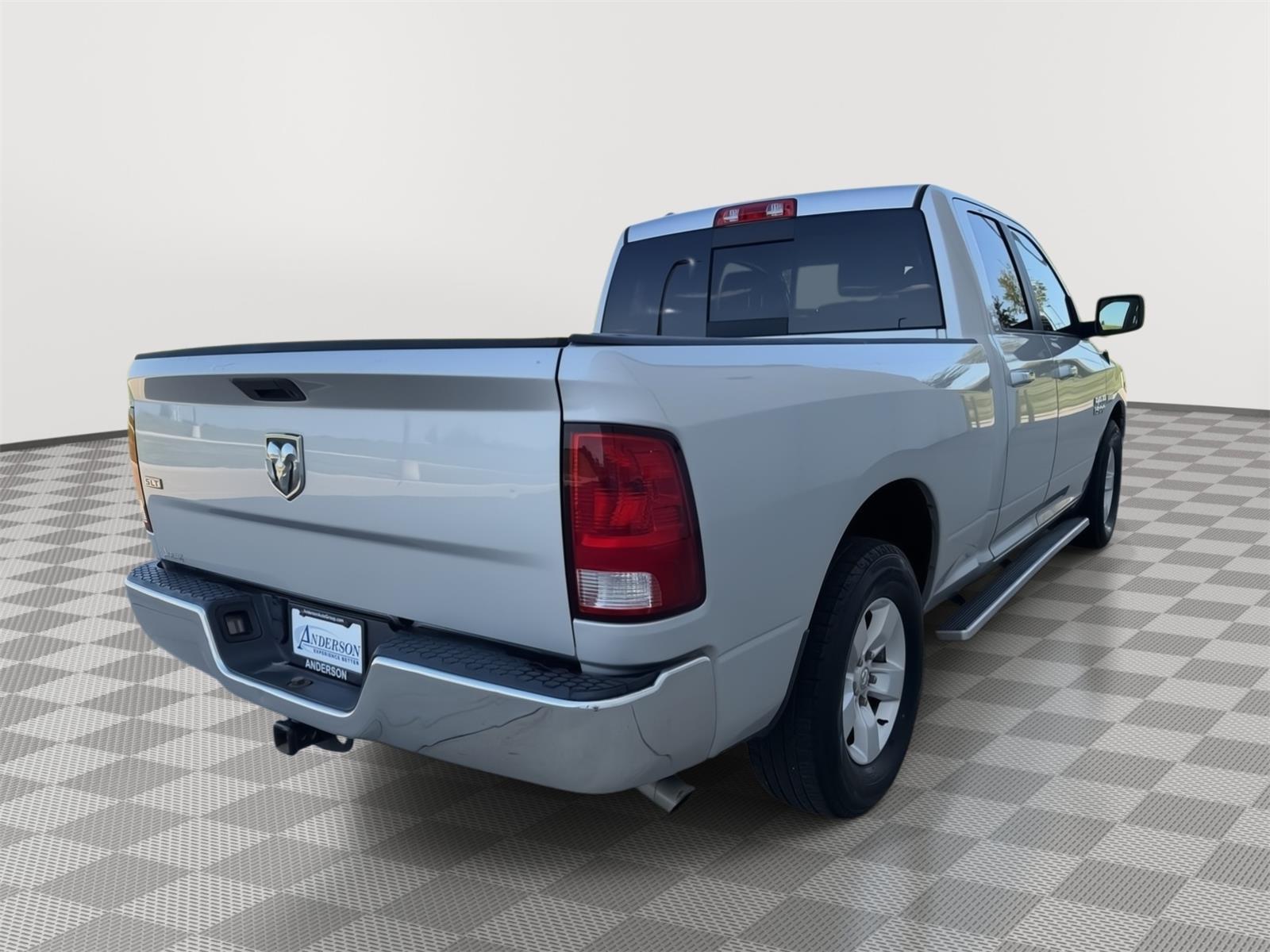 Vehicle photo 5