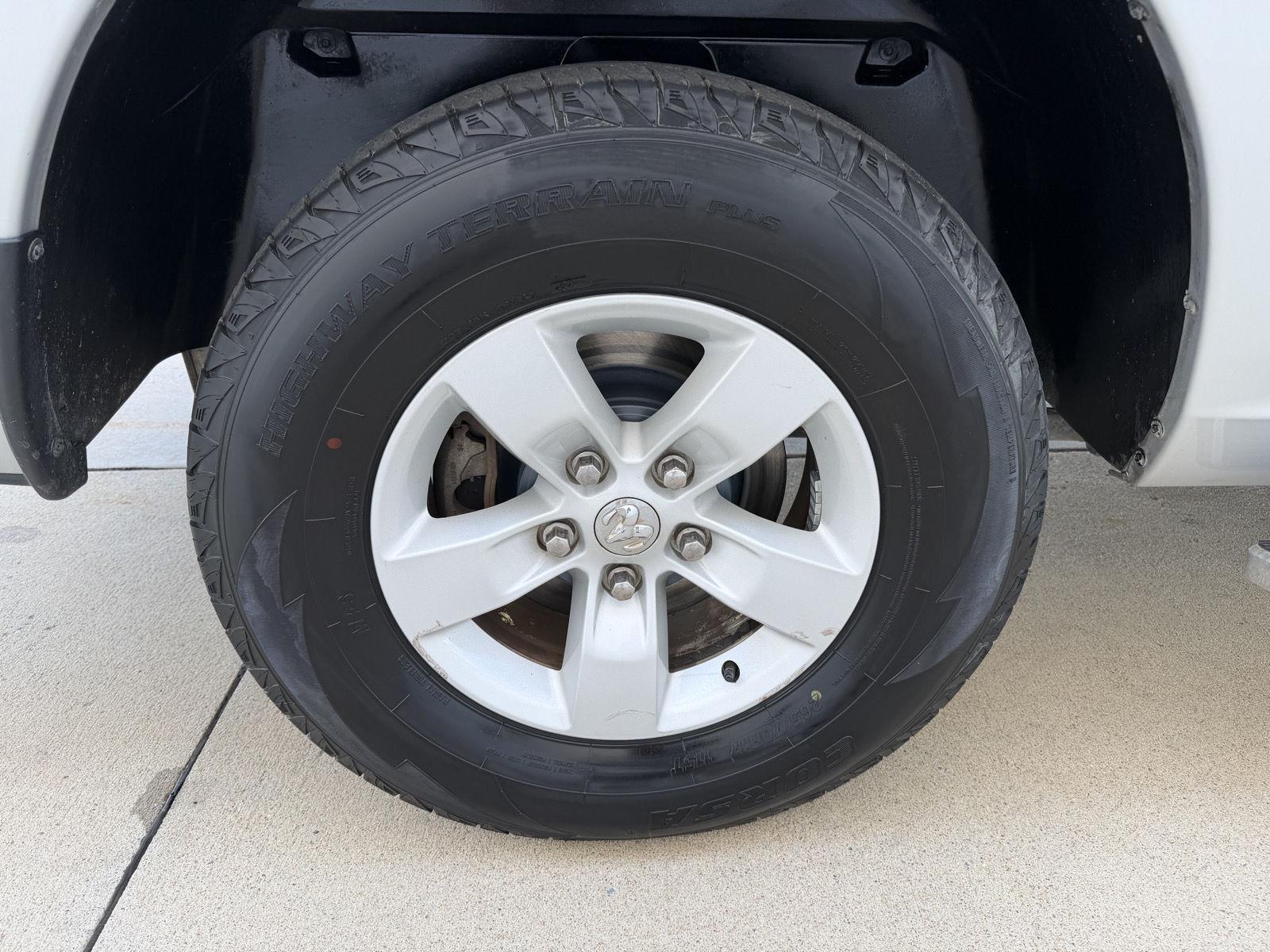 Vehicle photo 9