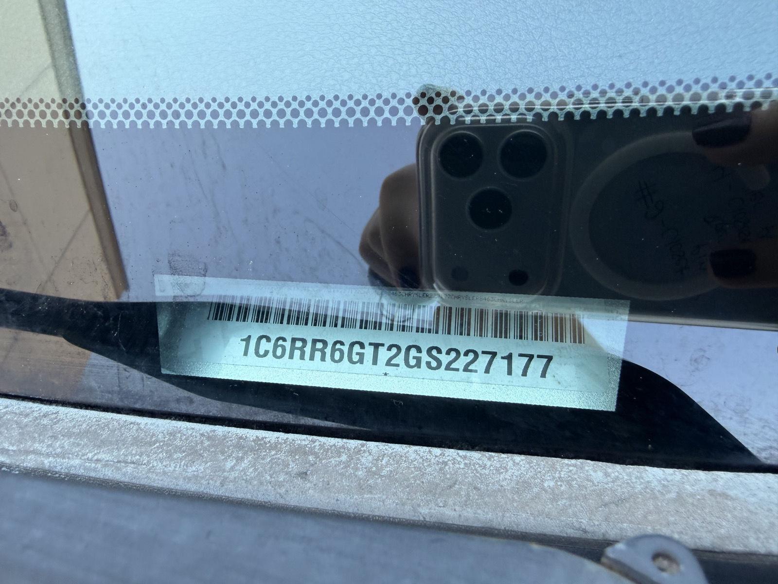 Vehicle photo 31