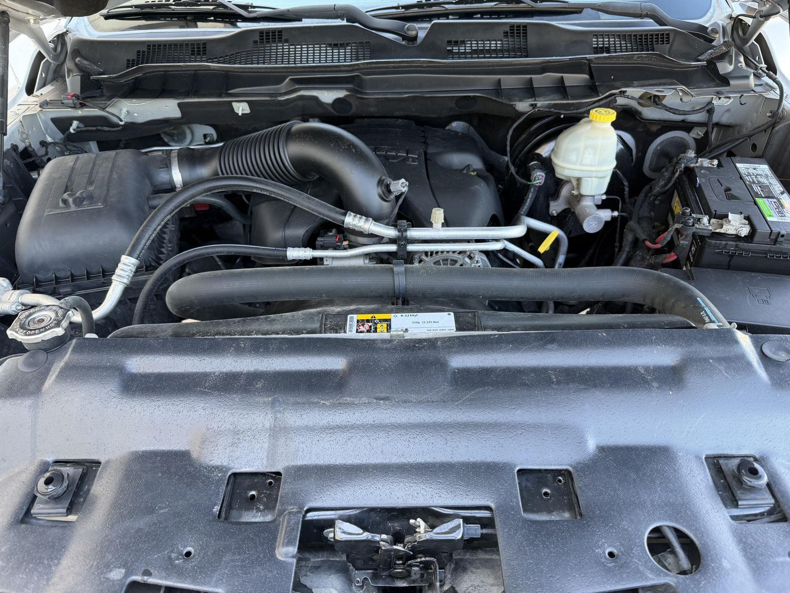 Vehicle photo 34