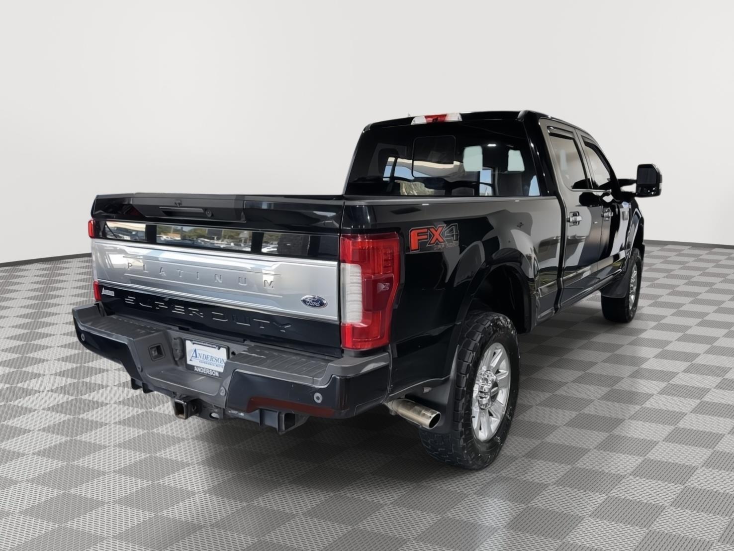 Vehicle photo 7
