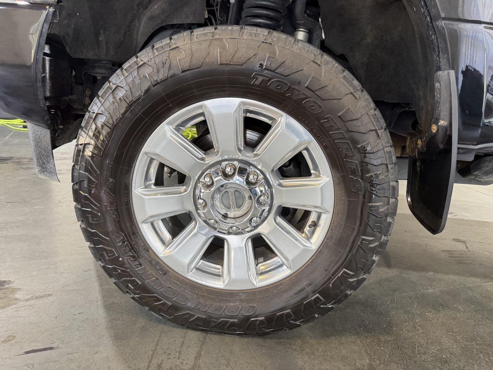 Vehicle photo 10