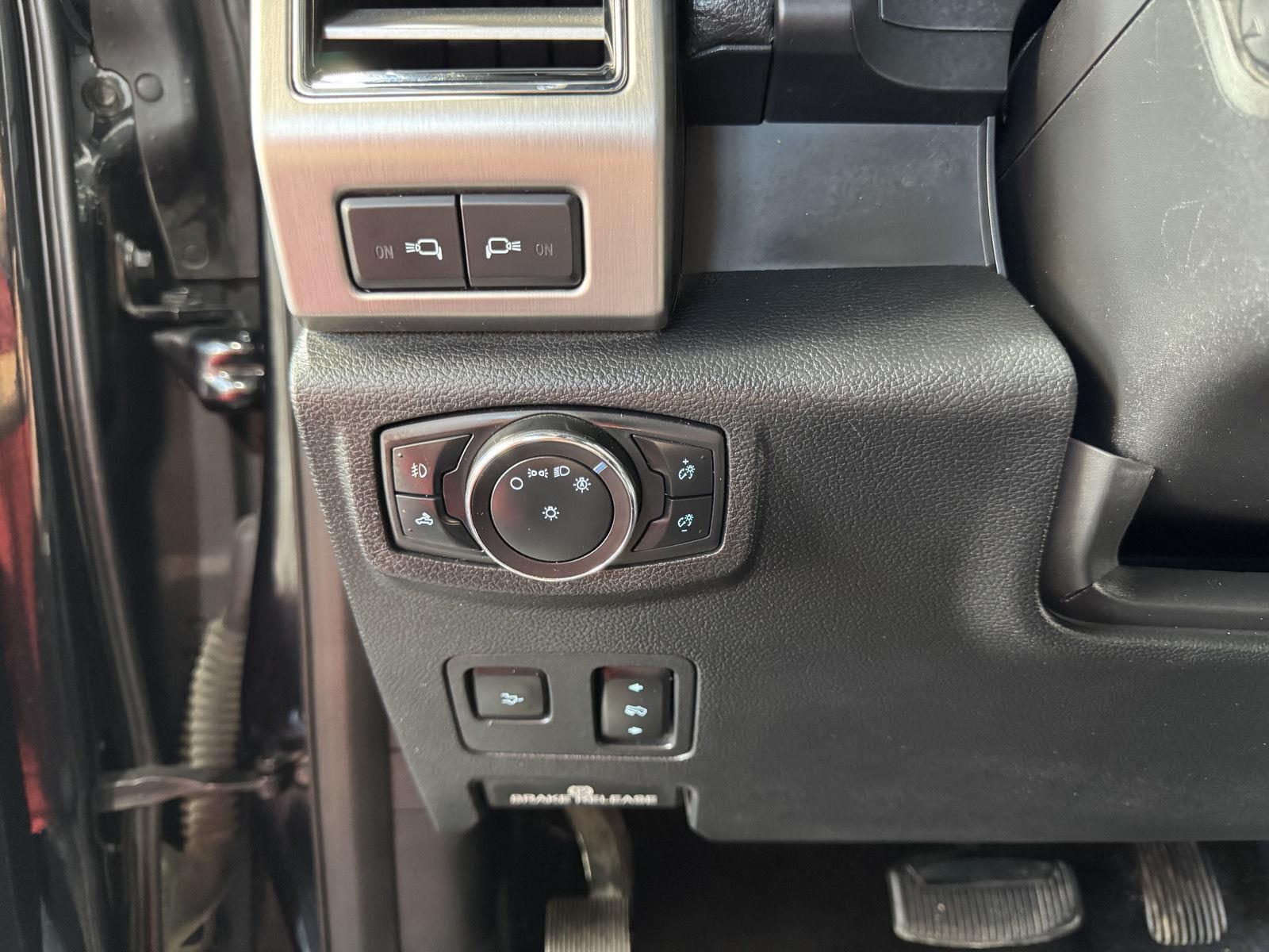 Vehicle photo 15