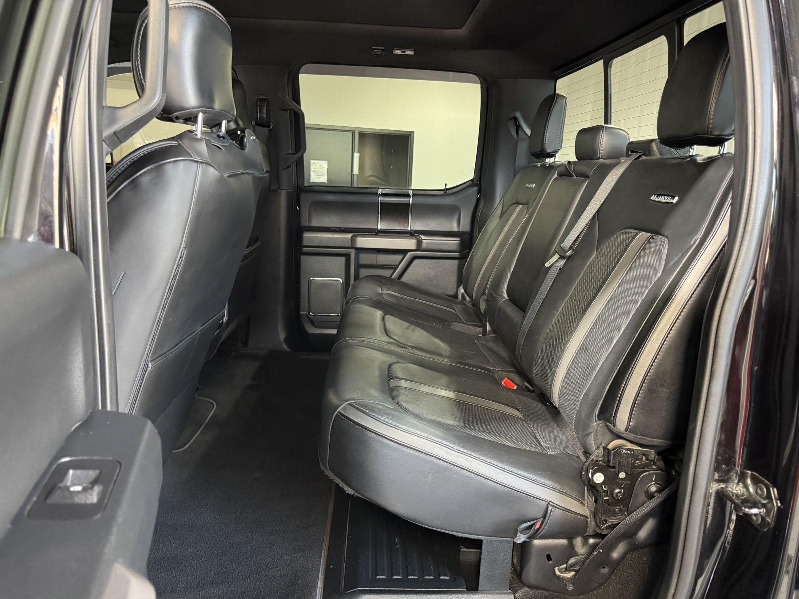Vehicle photo 26