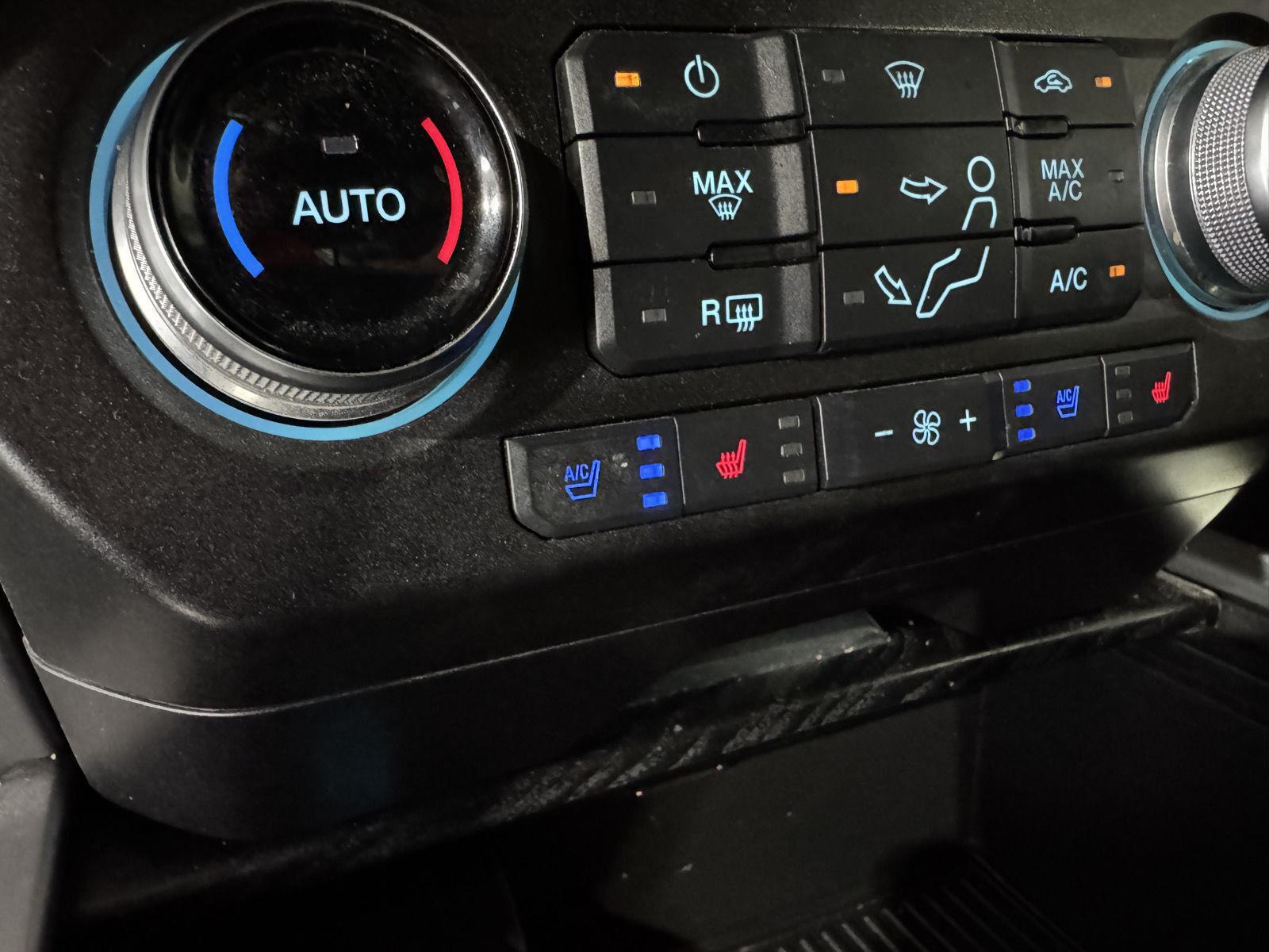 Vehicle photo 30