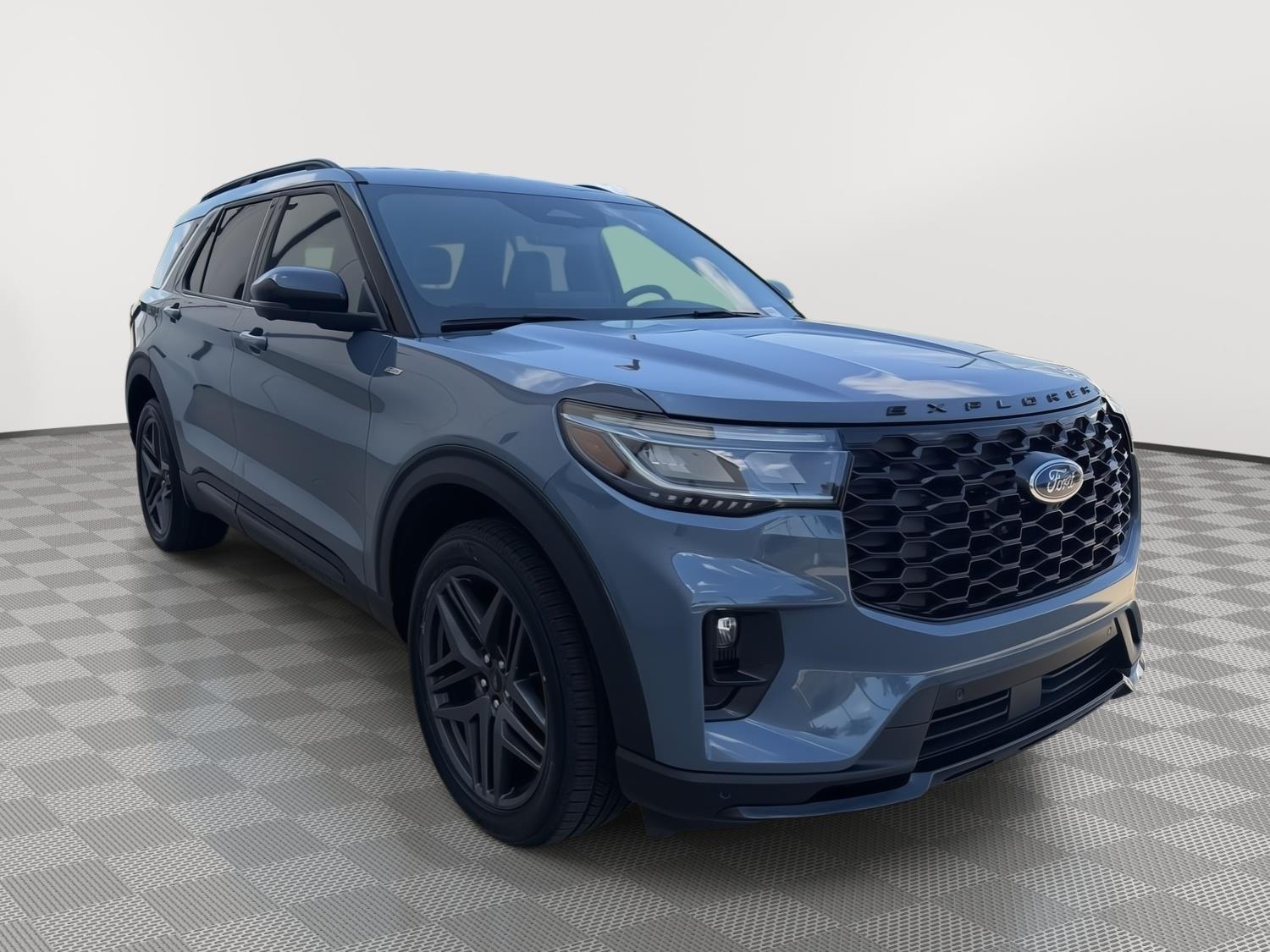 Vehicle photo 3