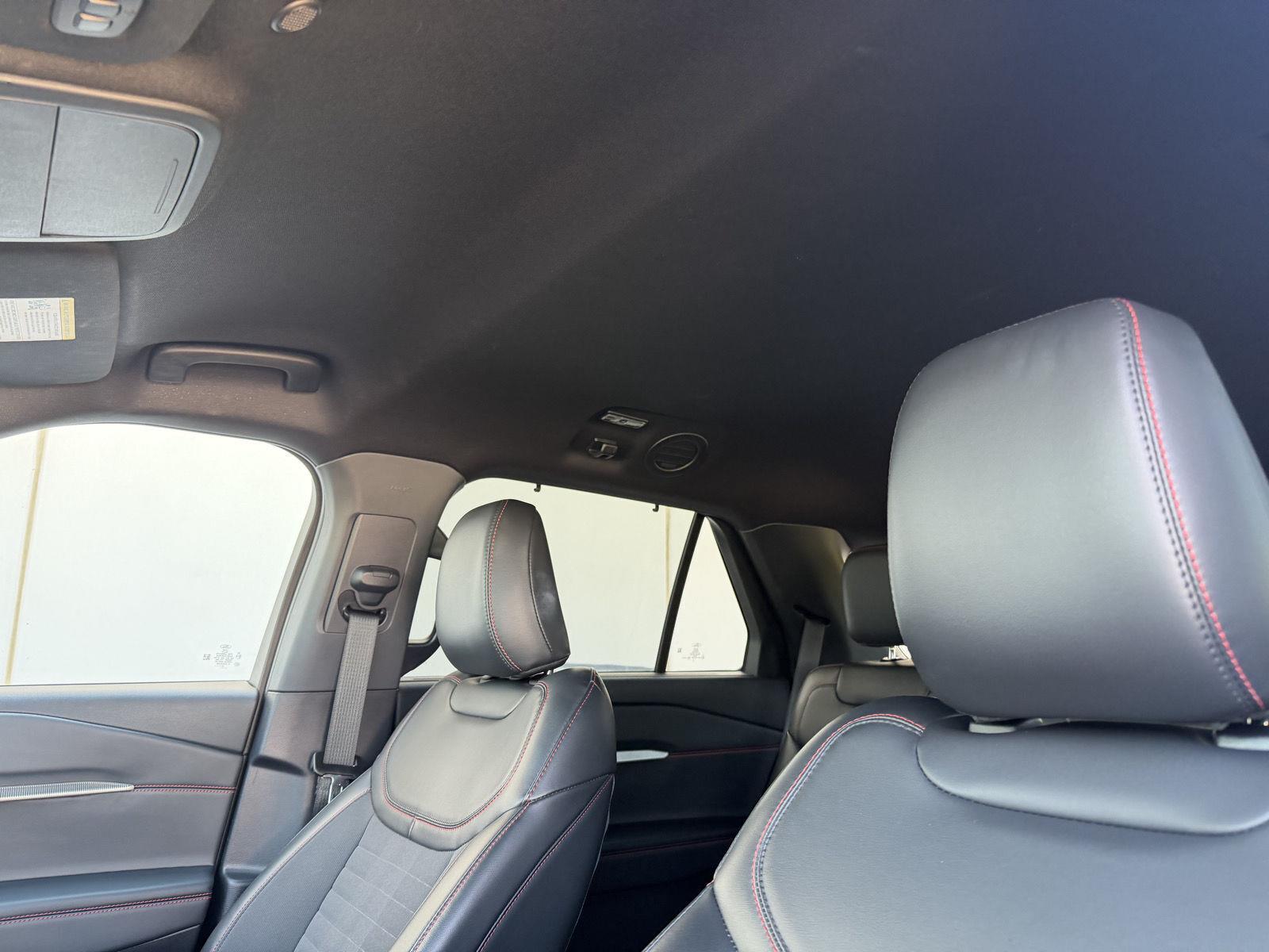 Vehicle photo 15