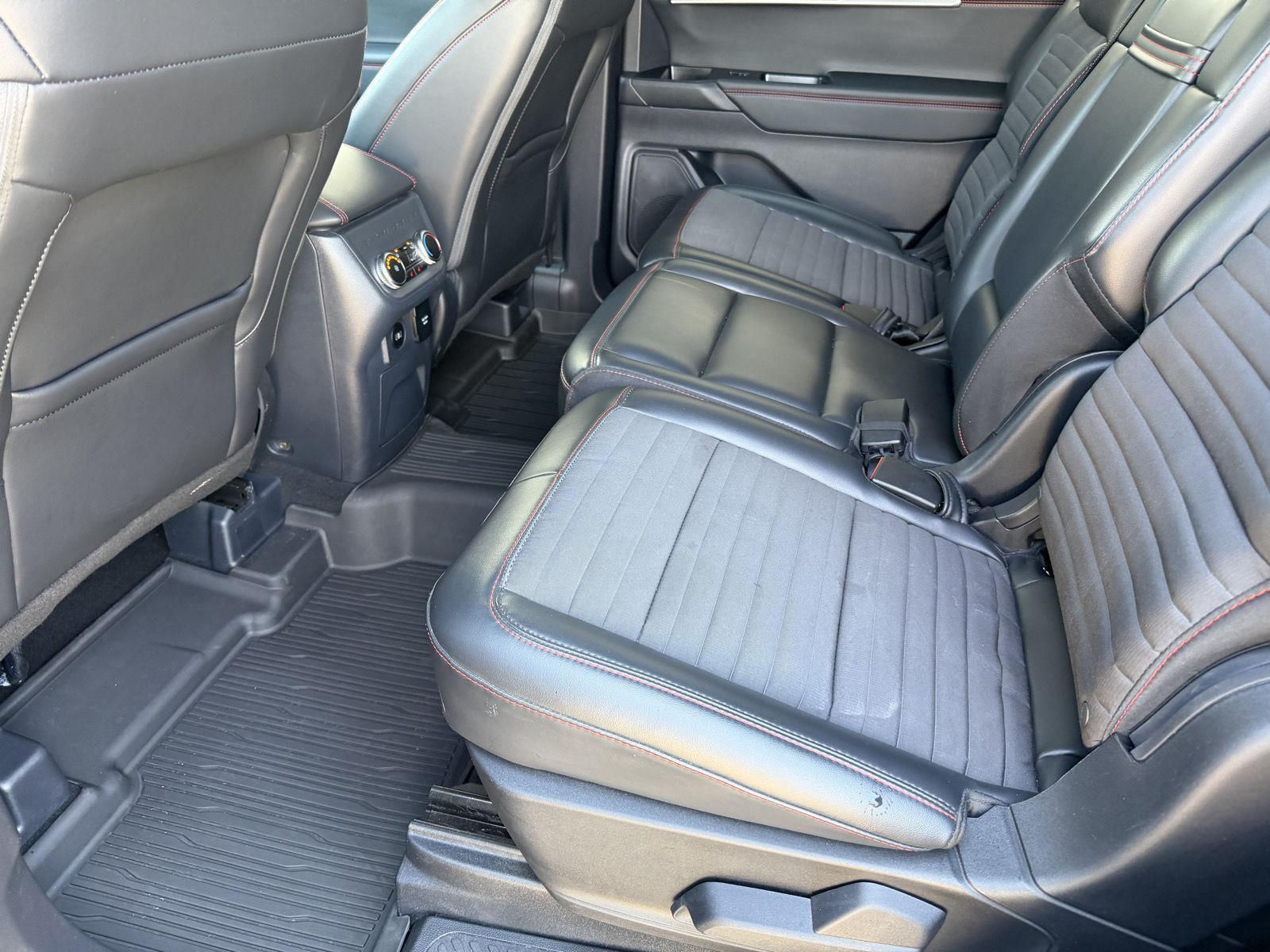 Vehicle photo 16