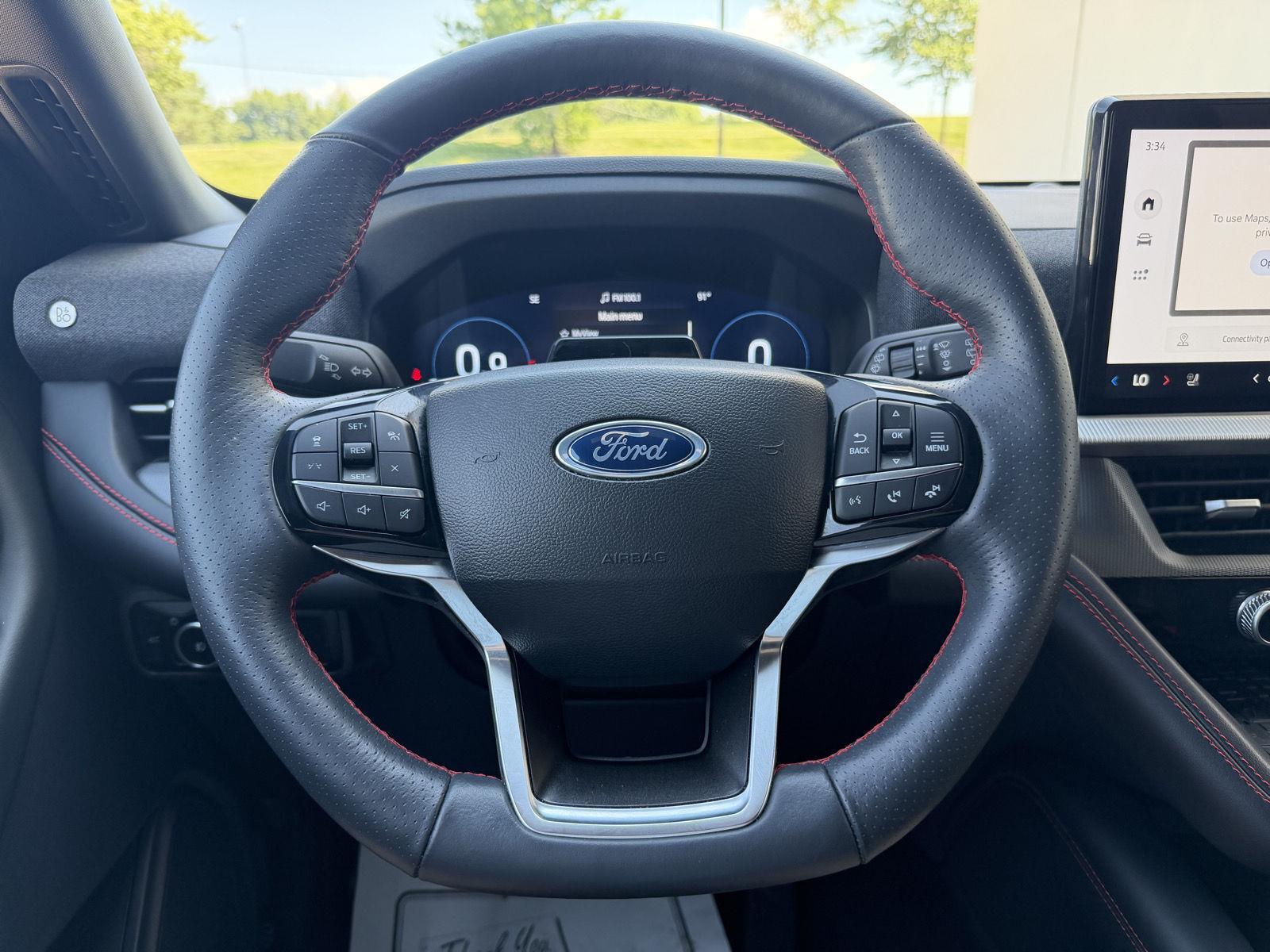 Vehicle photo 23