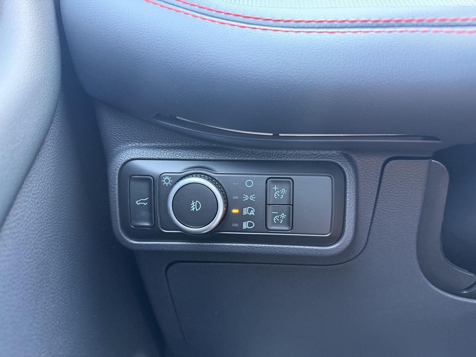 Vehicle photo 24