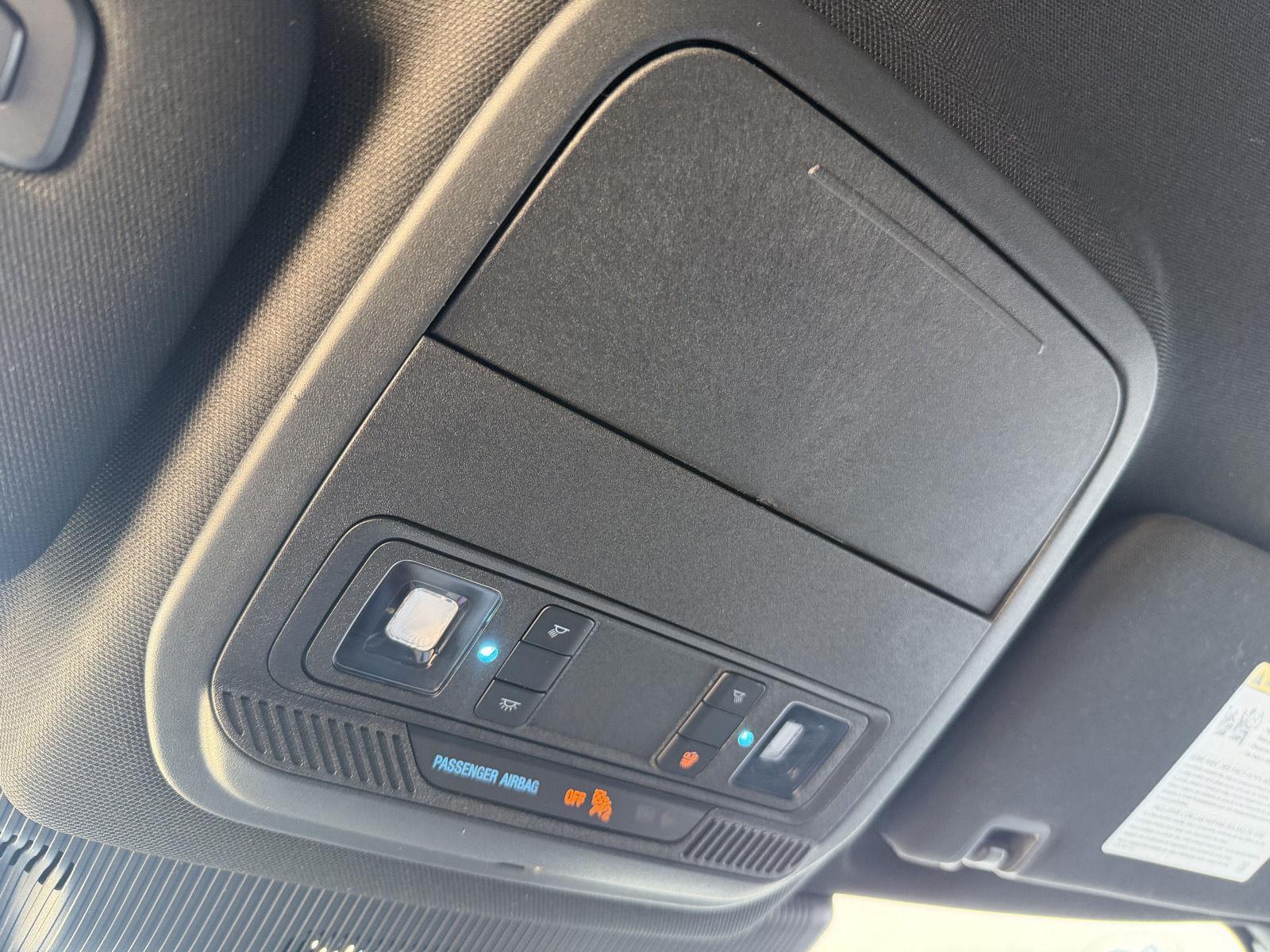 Vehicle photo 30