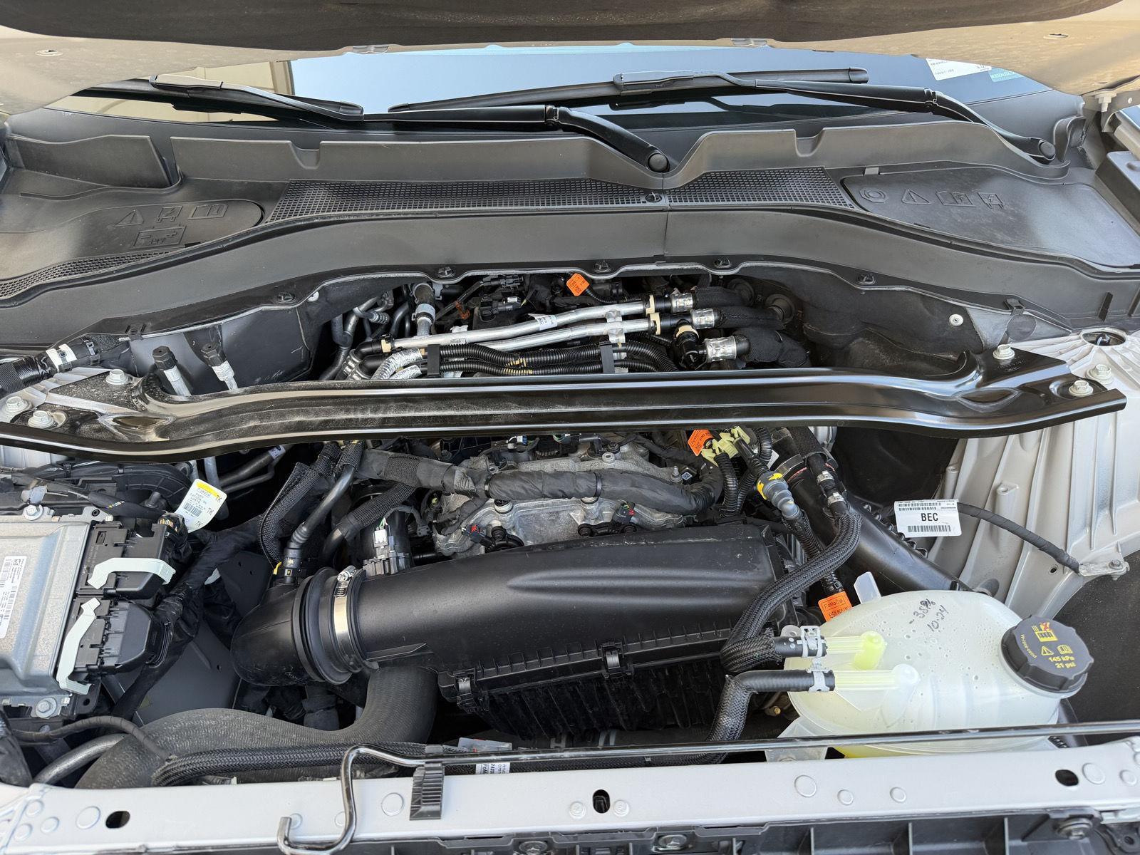 Vehicle photo 34