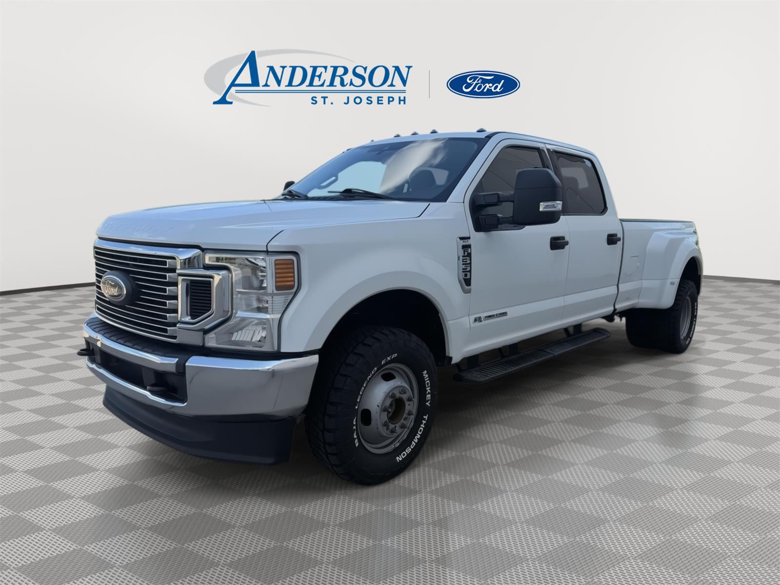 Oxford White 2022 Ford F-350 Super Duty Pickup Truck Four-Wheel Drive Automatic