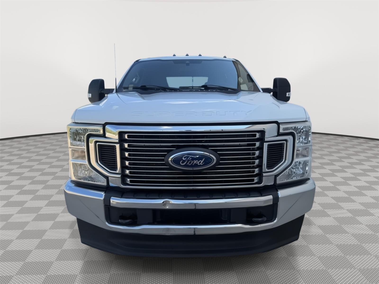 Vehicle photo 4