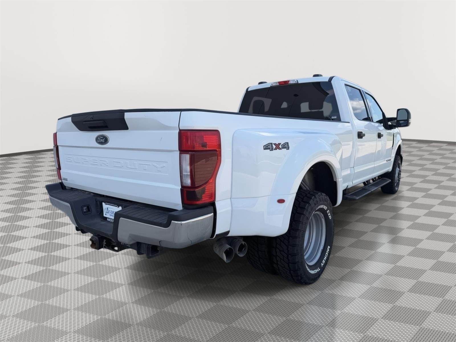 Vehicle photo 7