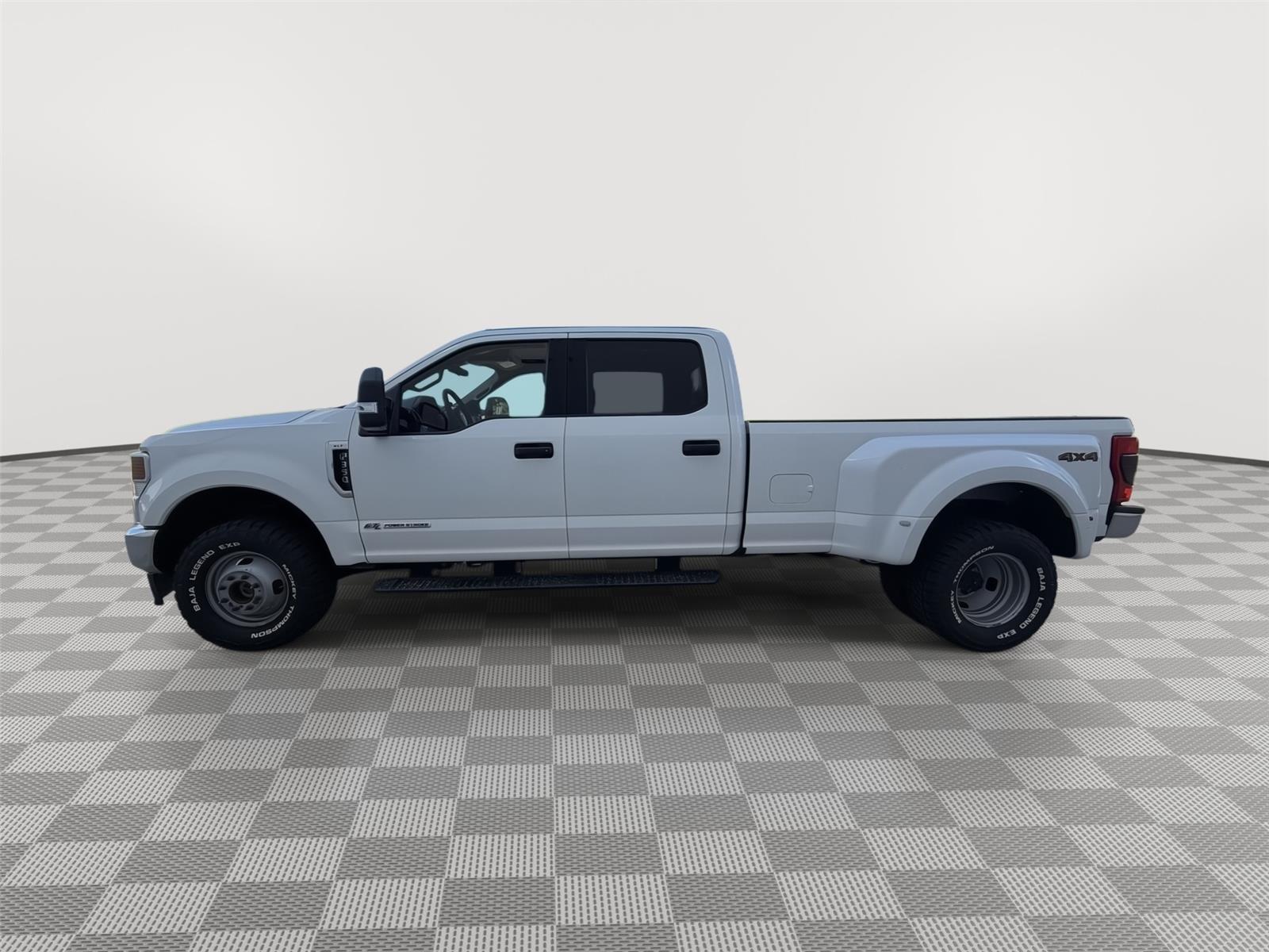 Vehicle photo 29