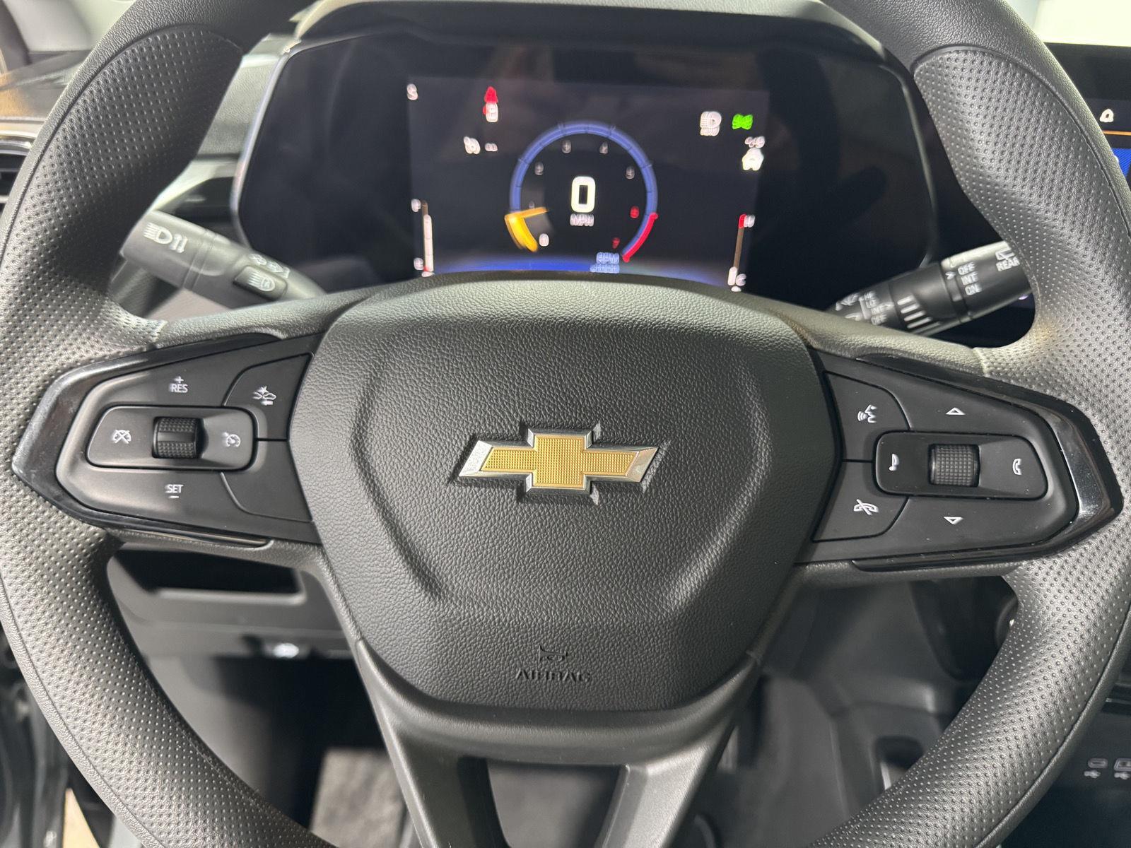 Vehicle photo 13