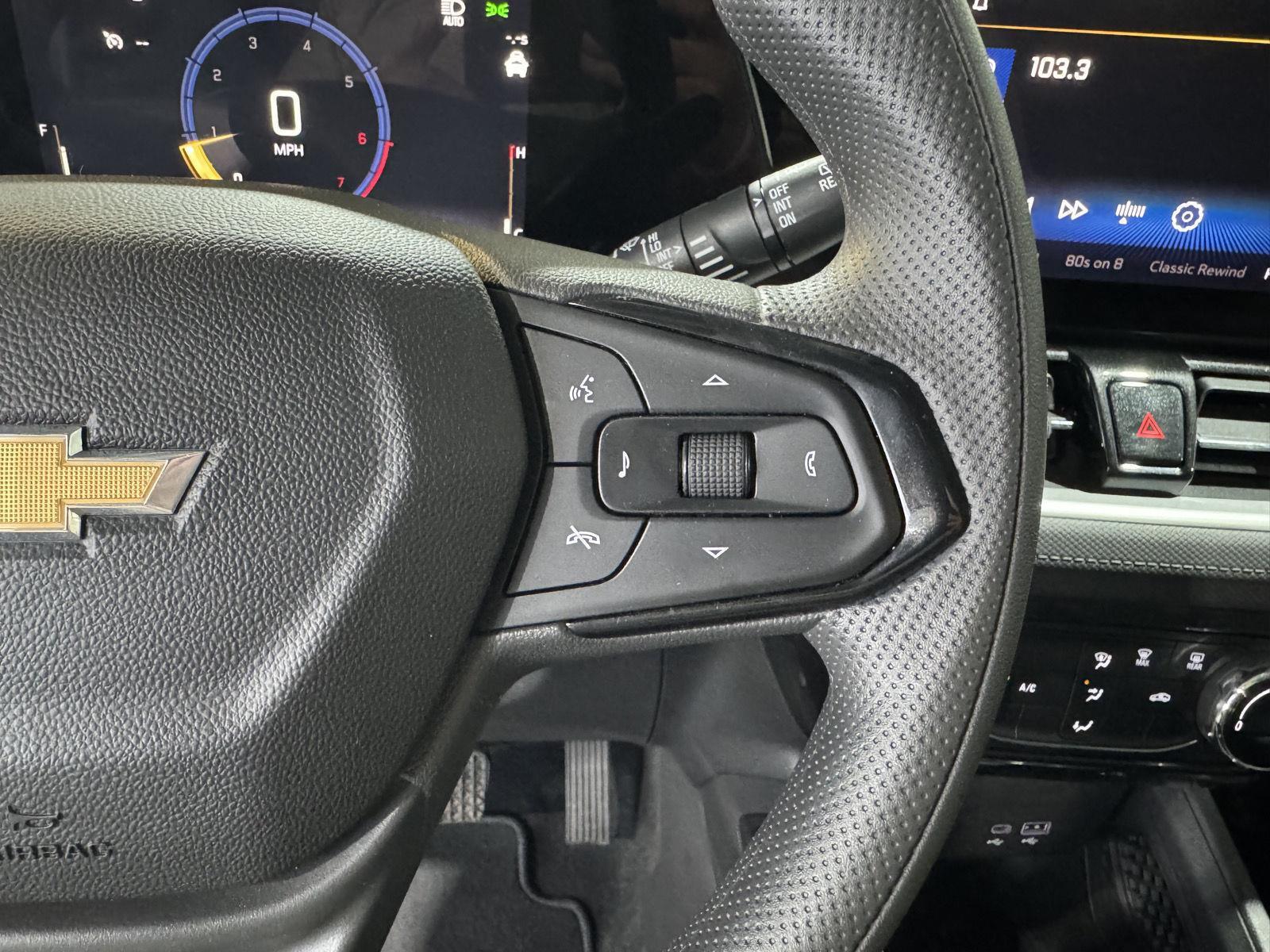 Vehicle photo 15