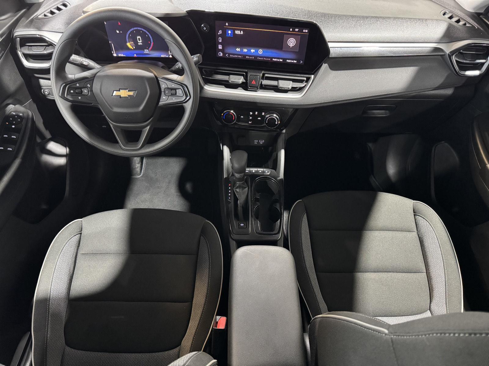 Vehicle photo 19
