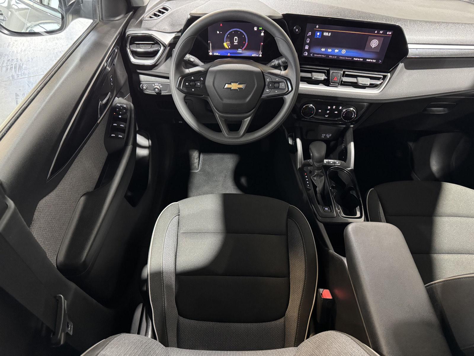 Vehicle photo 20