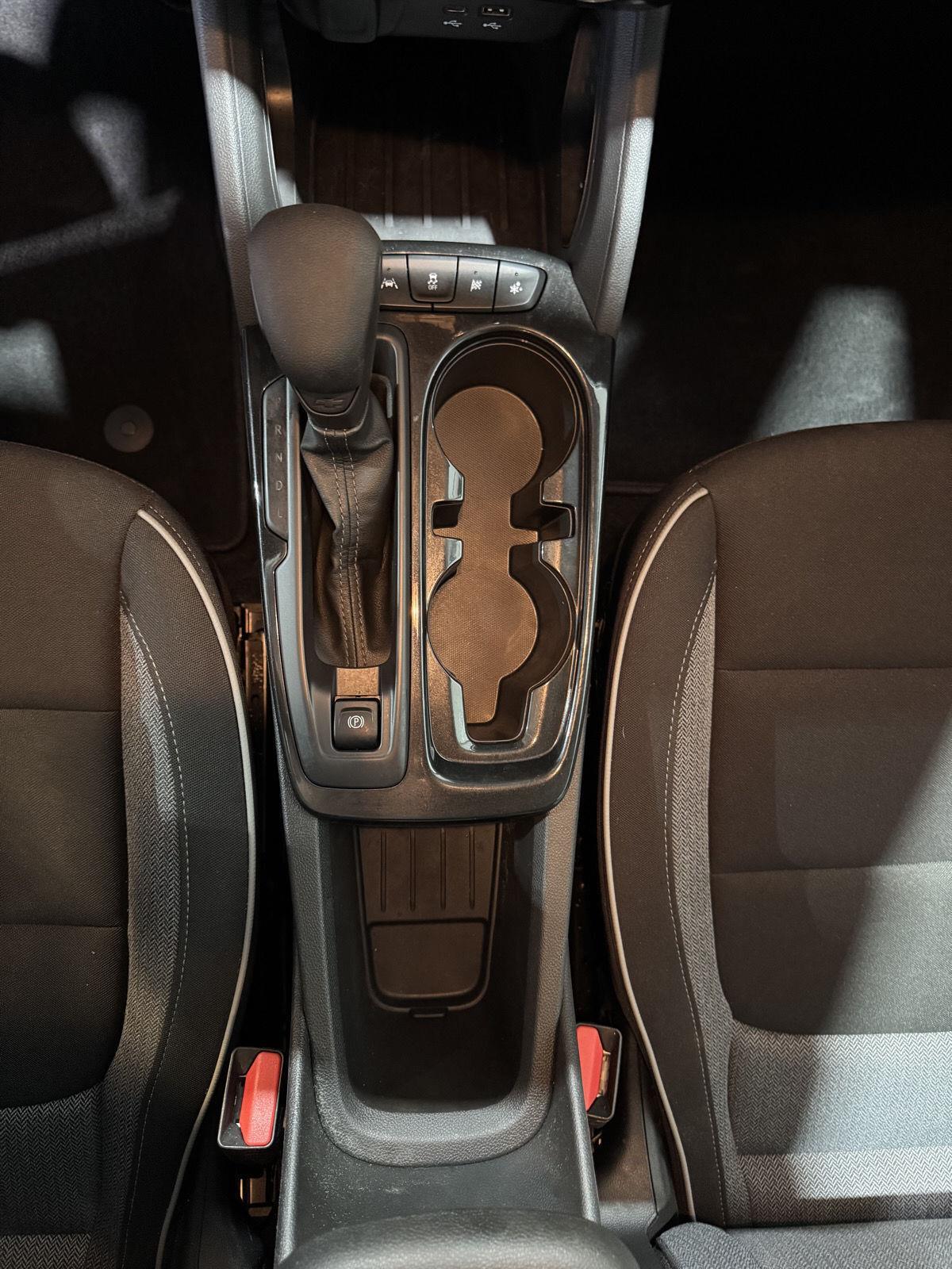 Vehicle photo 32