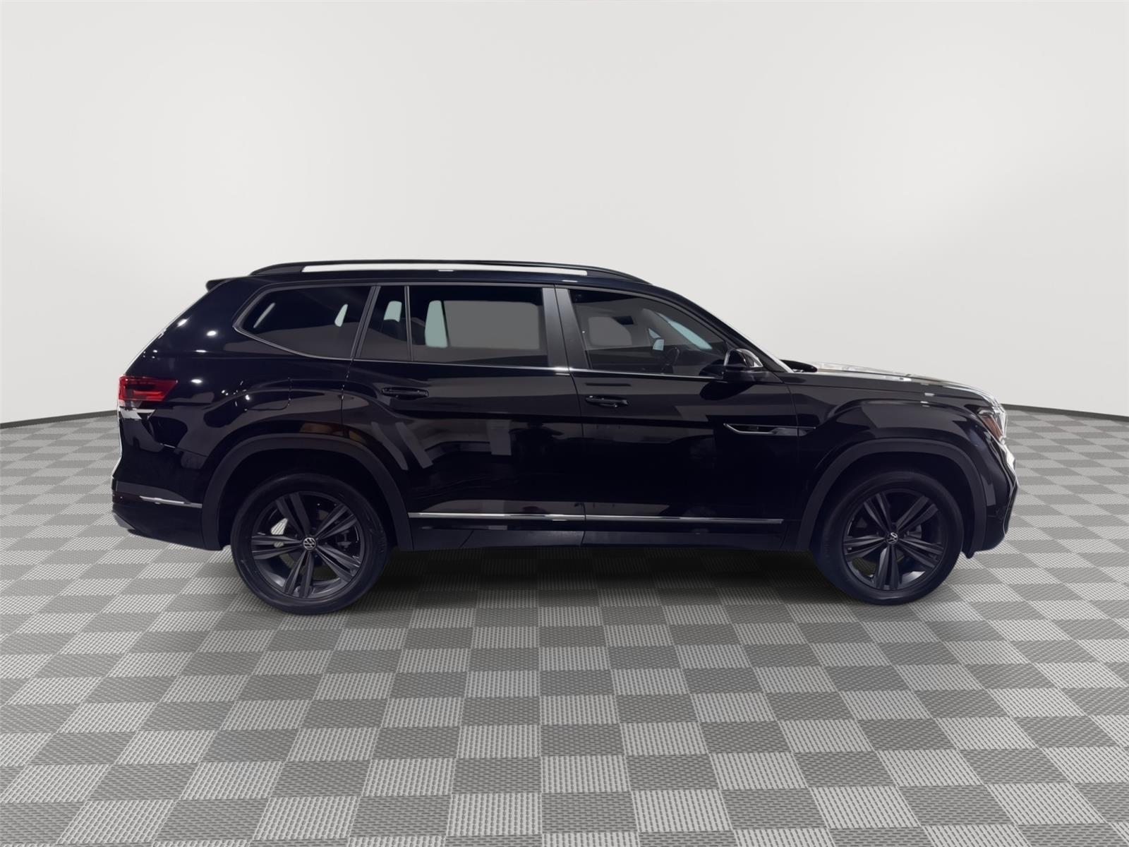 Vehicle photo 6