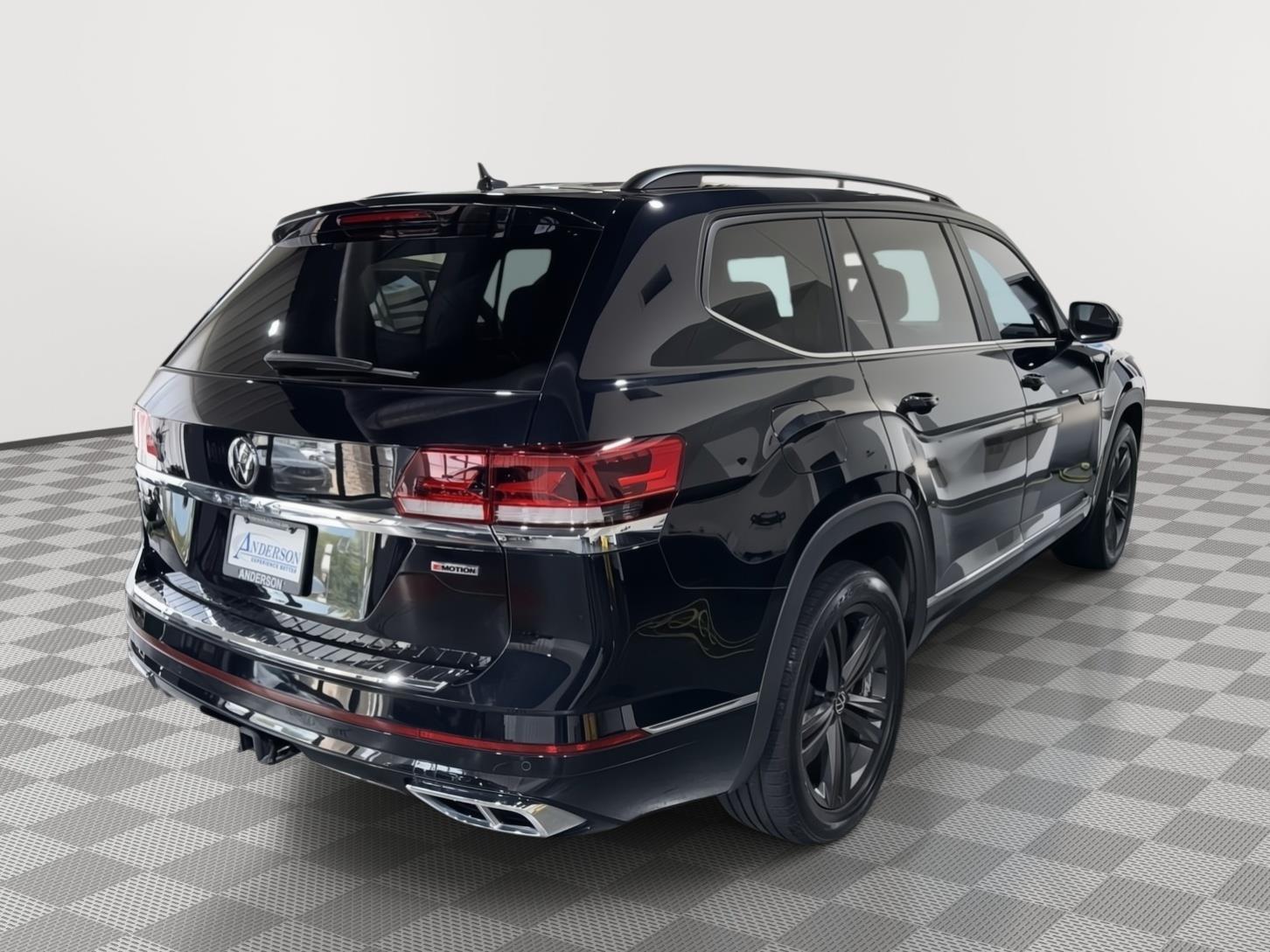 Vehicle photo 7