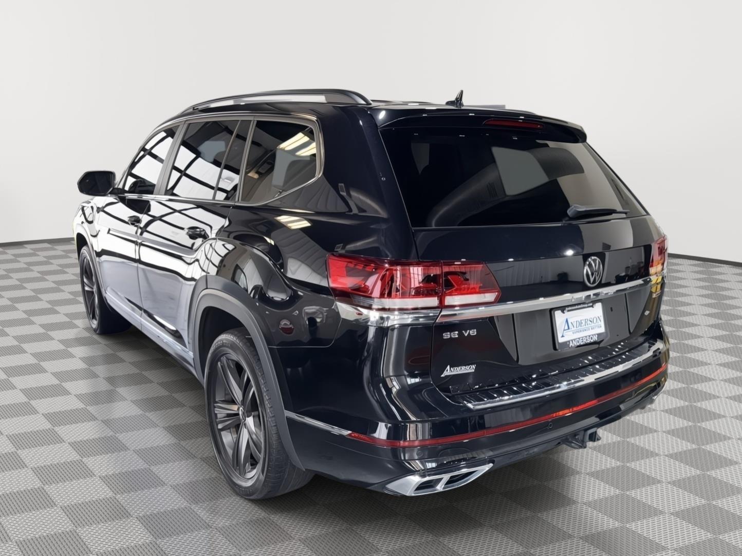 Vehicle photo 9