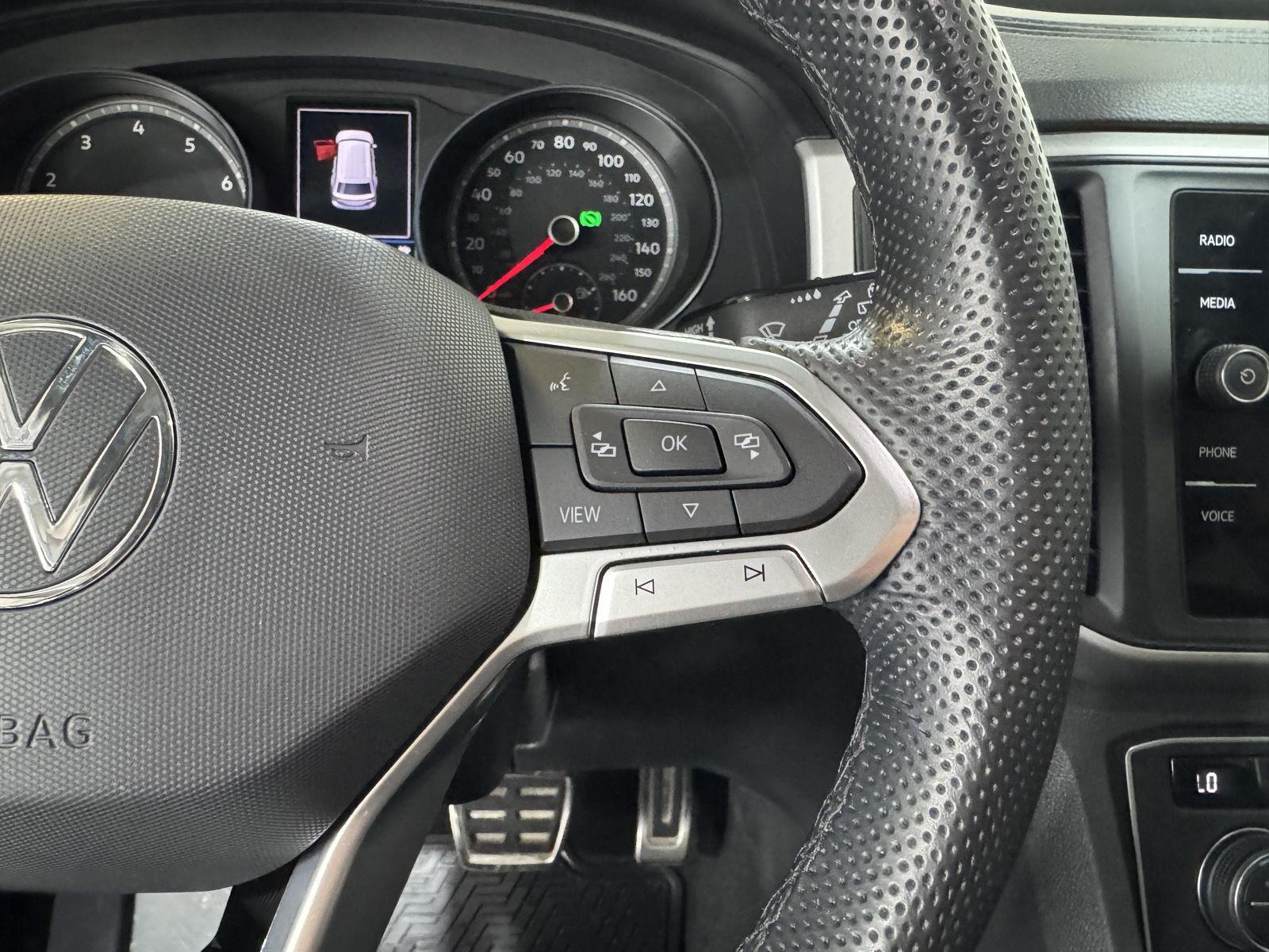 Vehicle photo 15