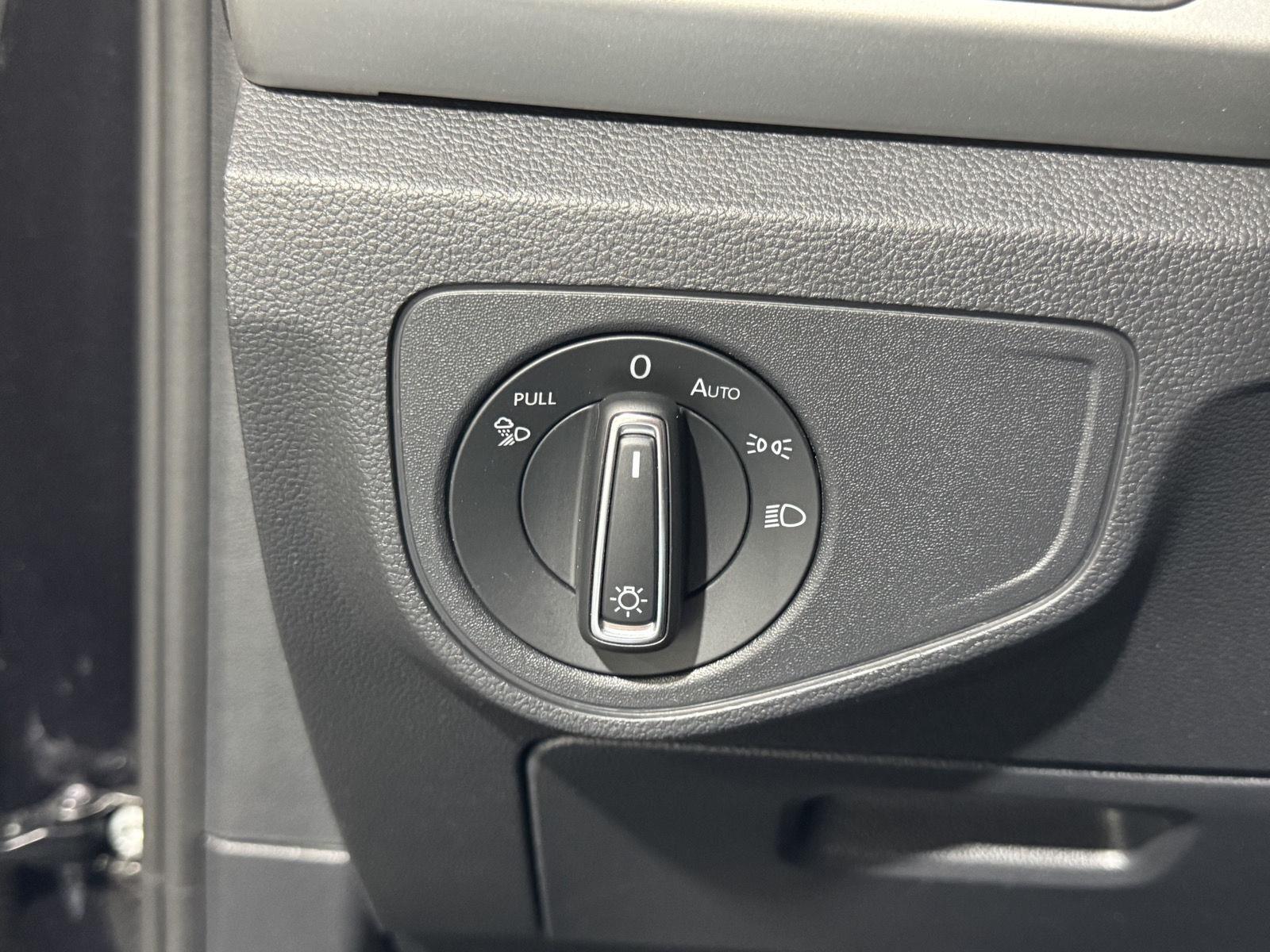 Vehicle photo 16