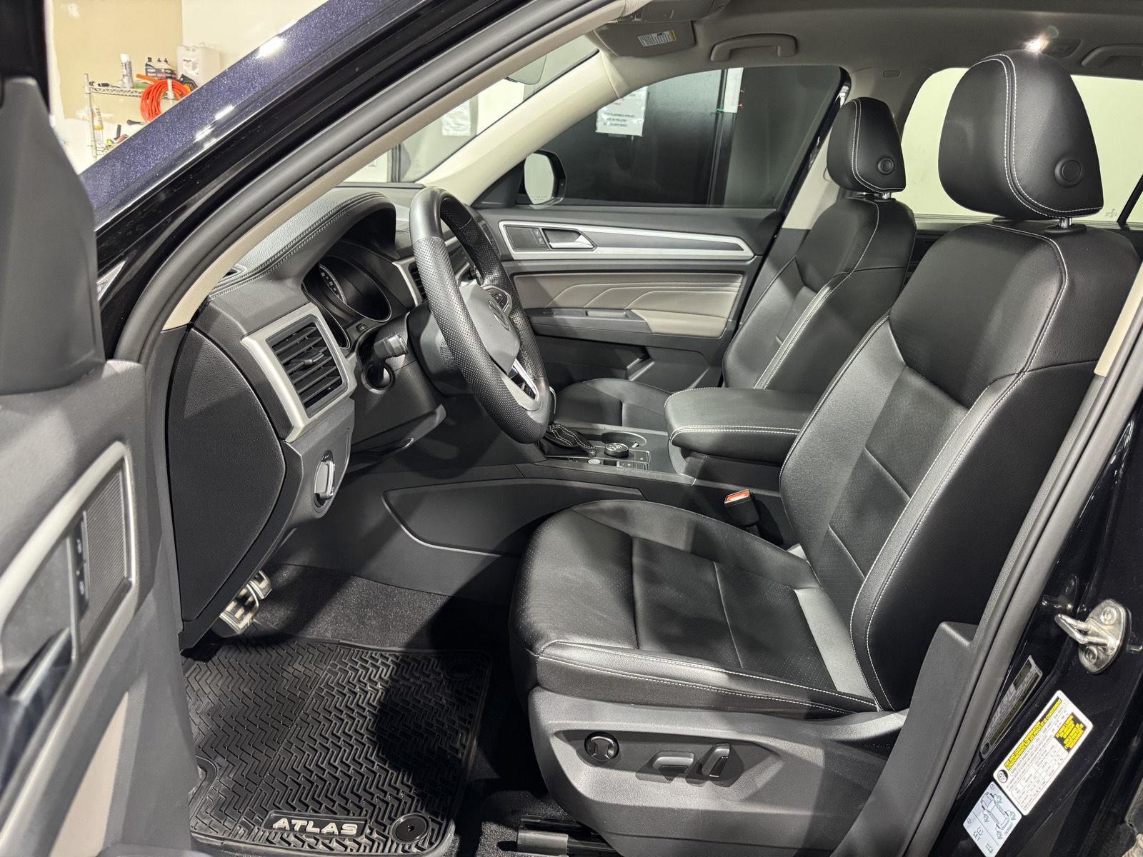 Vehicle photo 17