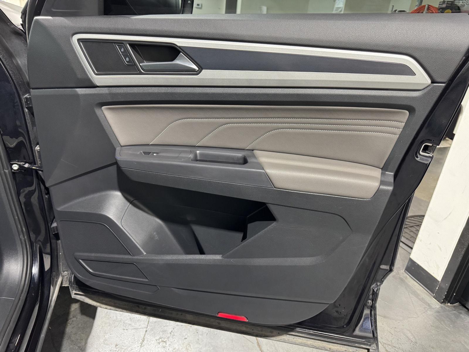 Vehicle photo 22