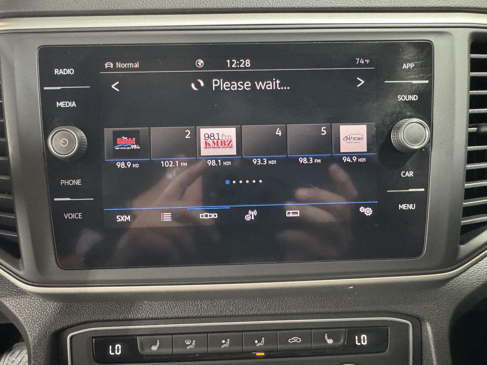Vehicle photo 32