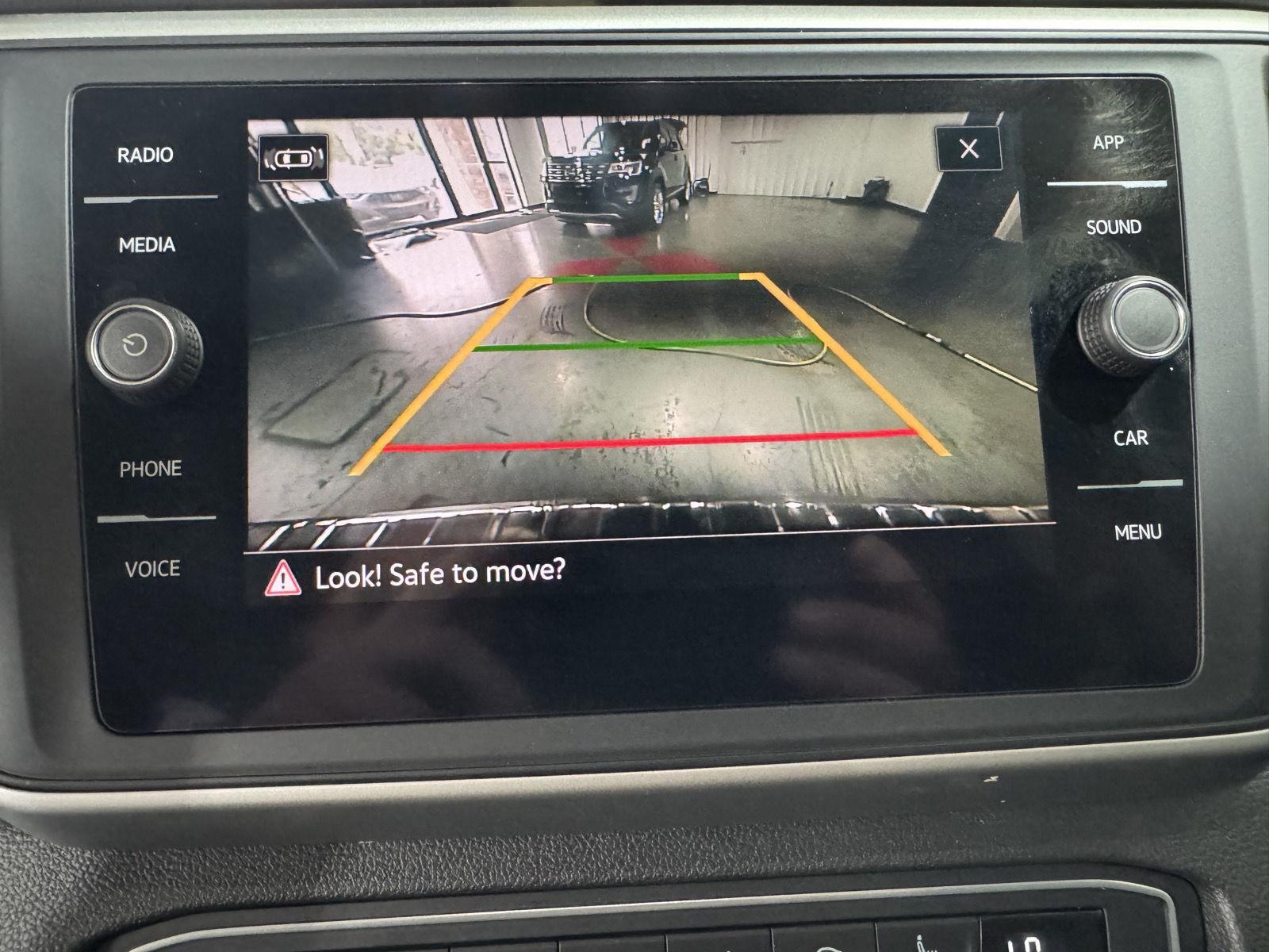 Vehicle photo 33