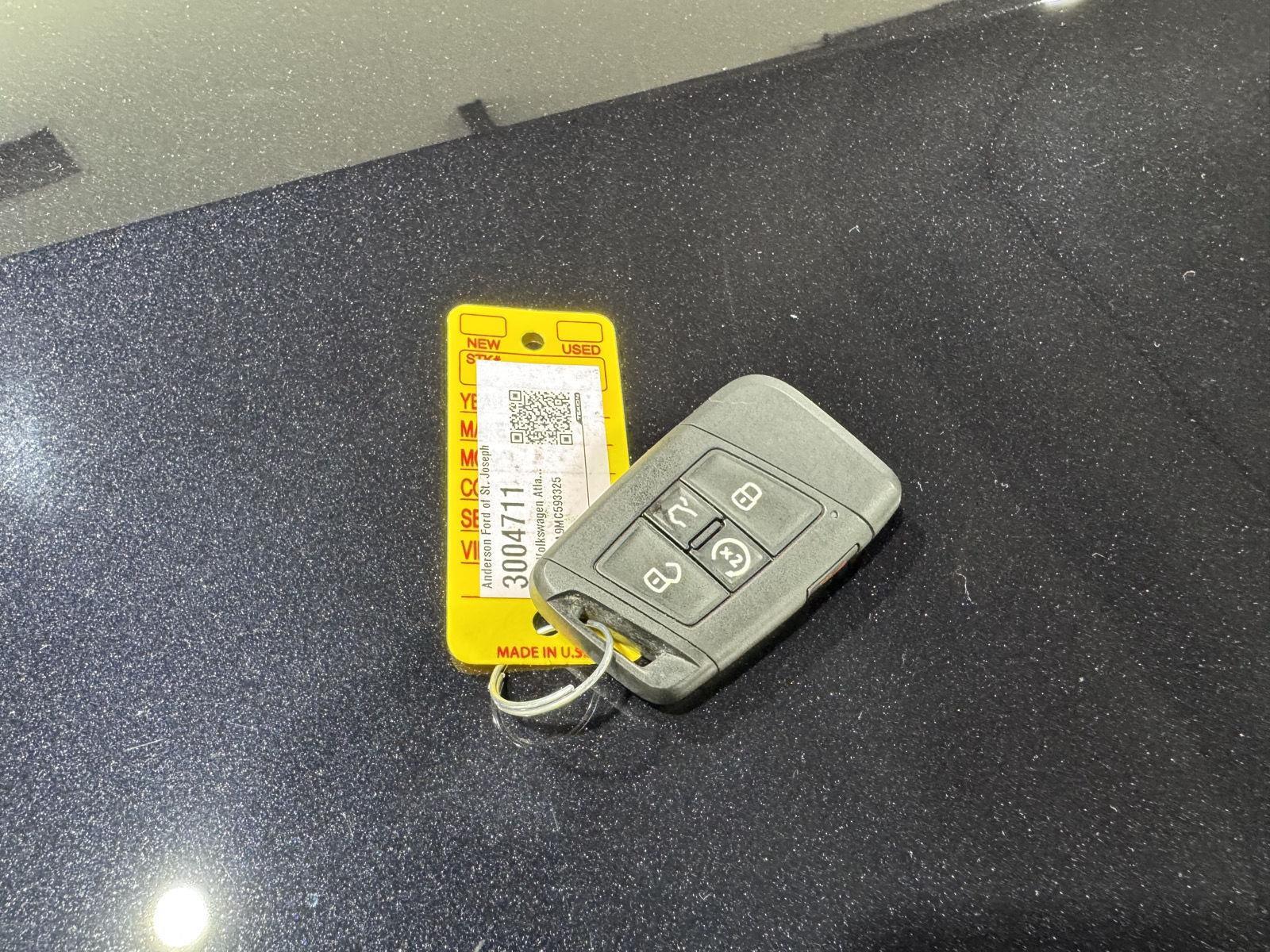Vehicle photo 43