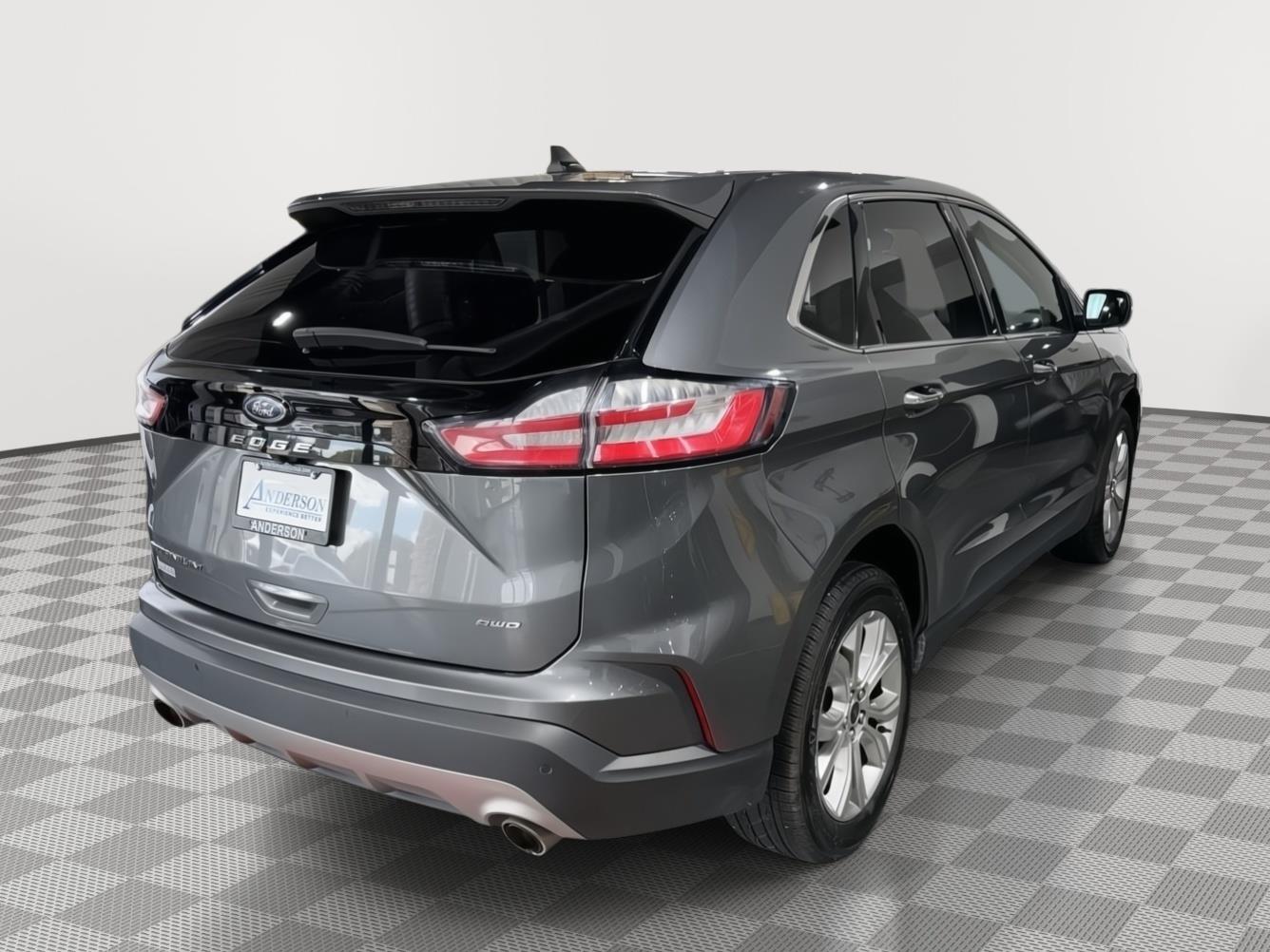 Vehicle photo 7