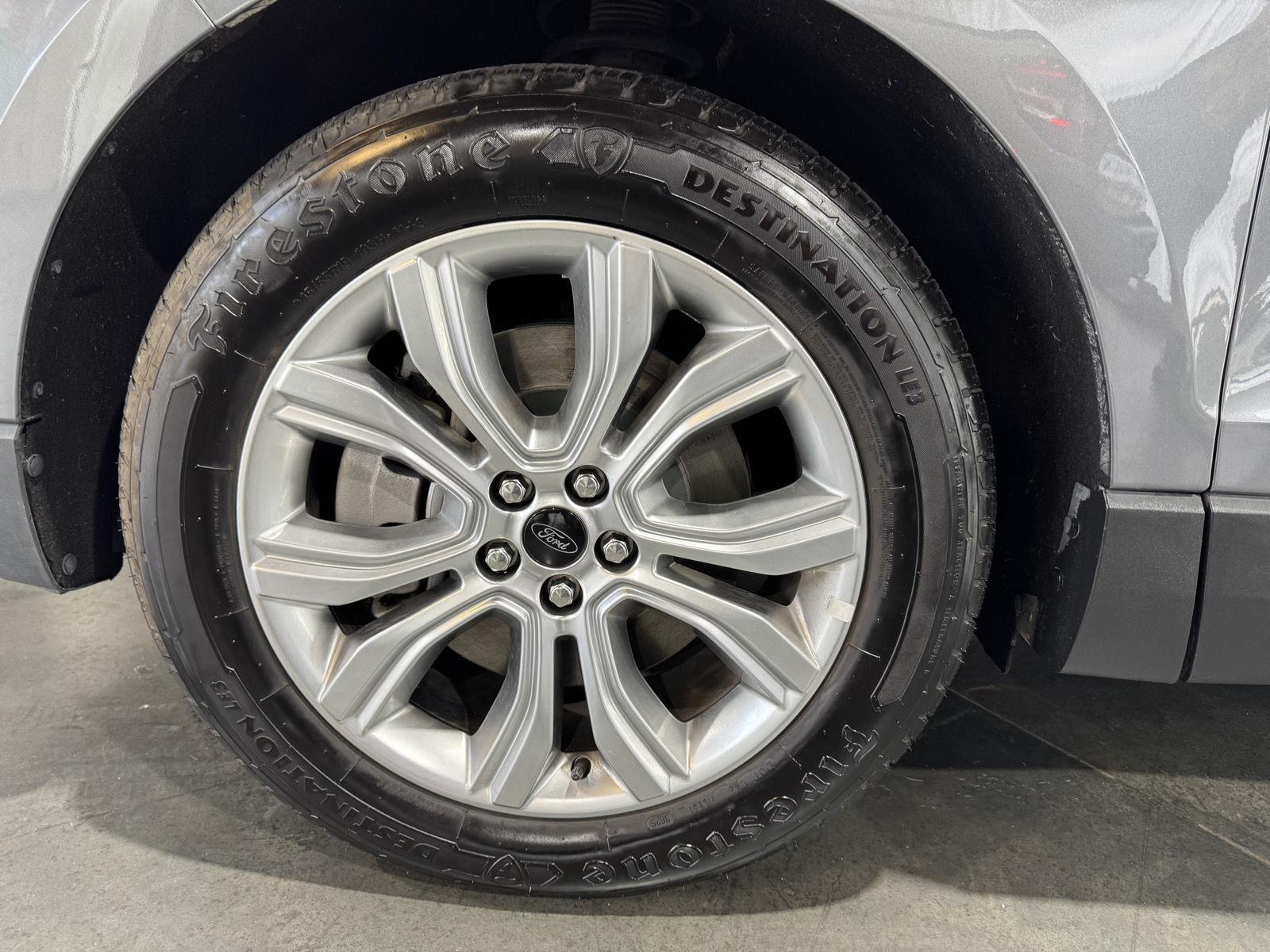 Vehicle photo 10