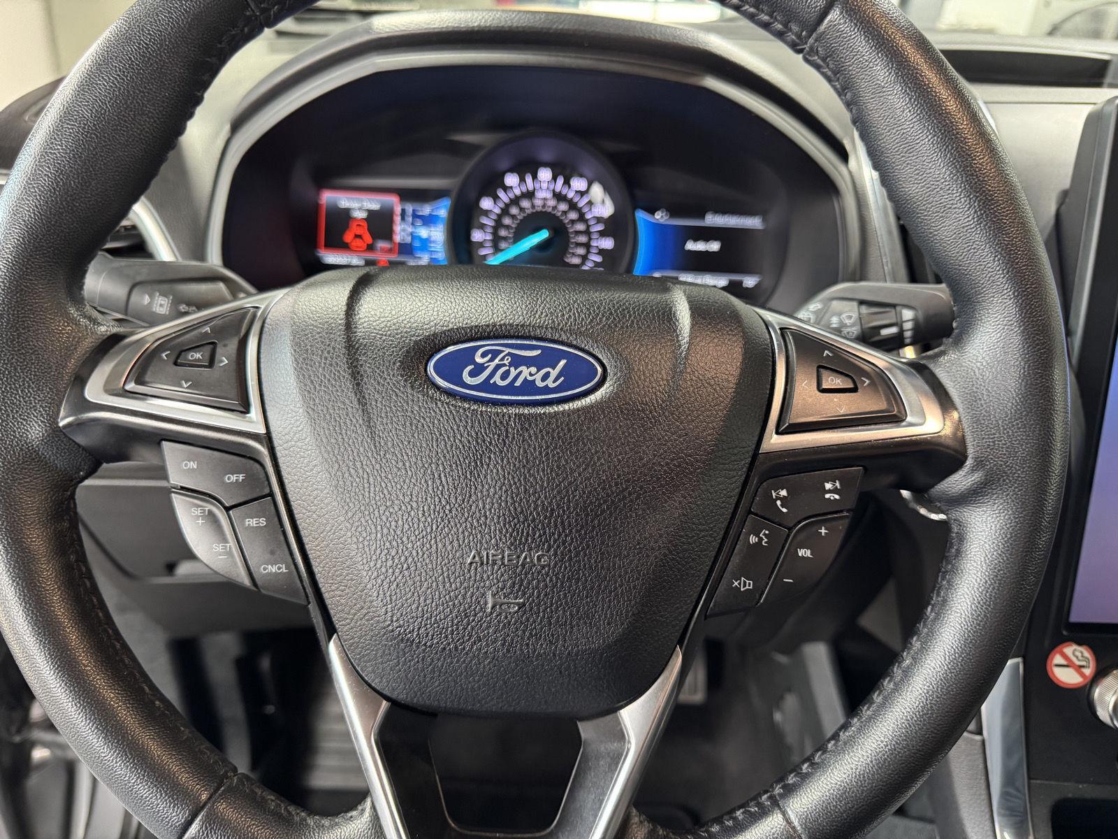Vehicle photo 13